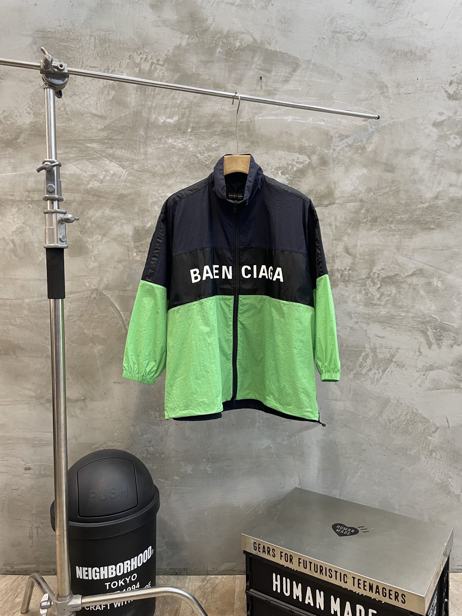 Balenciaga BLCG 발렌시아가 바람막이 자켓 의류