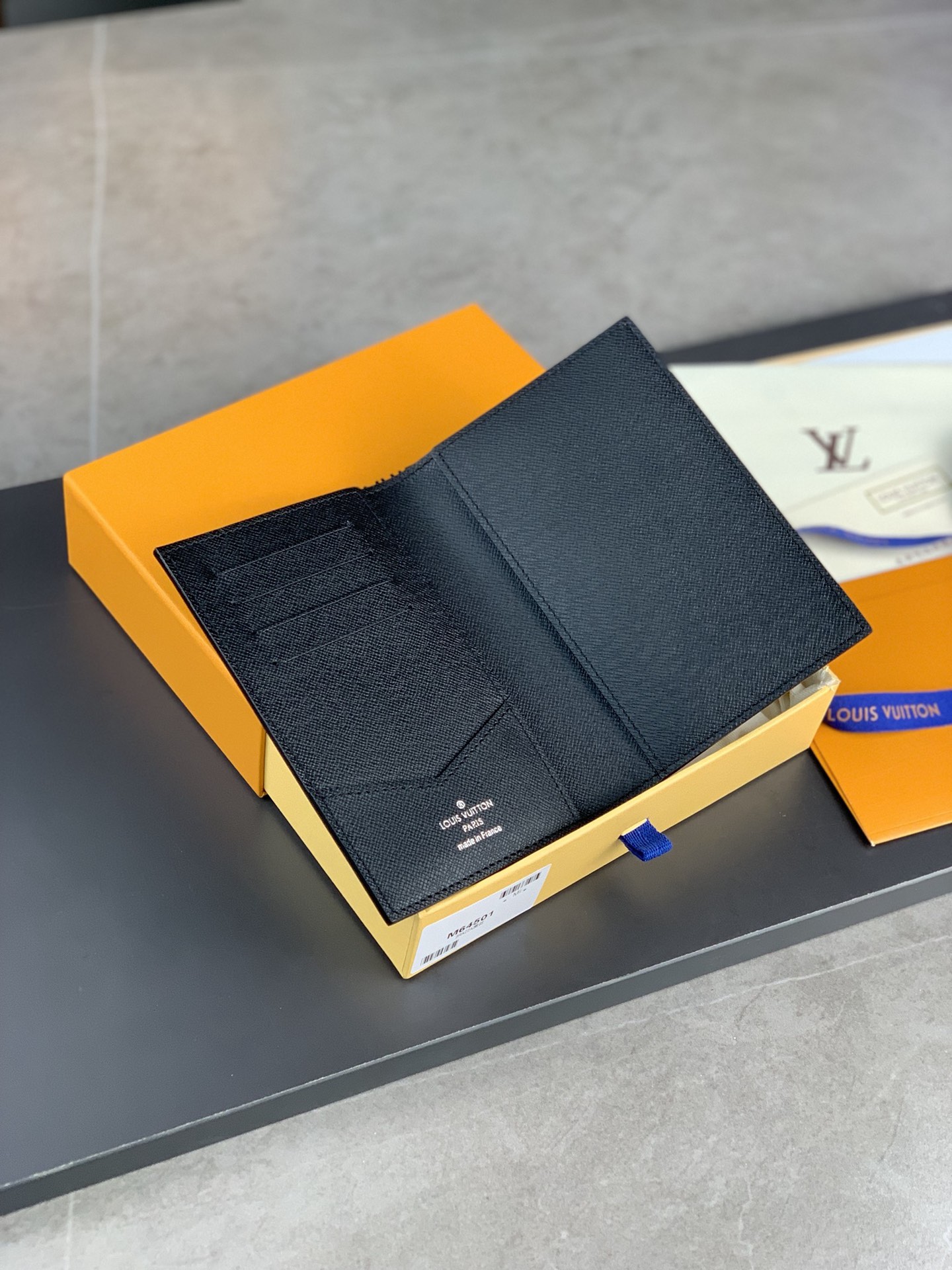 LV 루이비통 여권 케이스 여권지갑 지갑