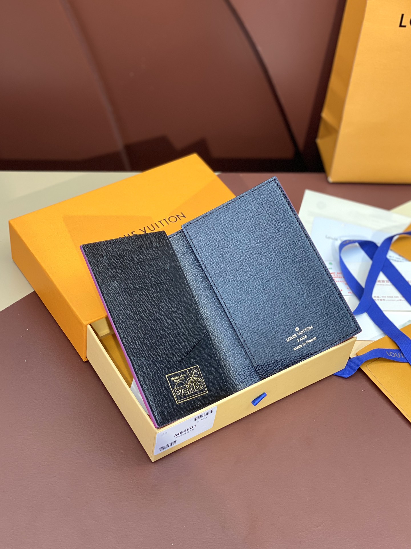 LV 루이비통 여권 케이스 여권지갑 지갑