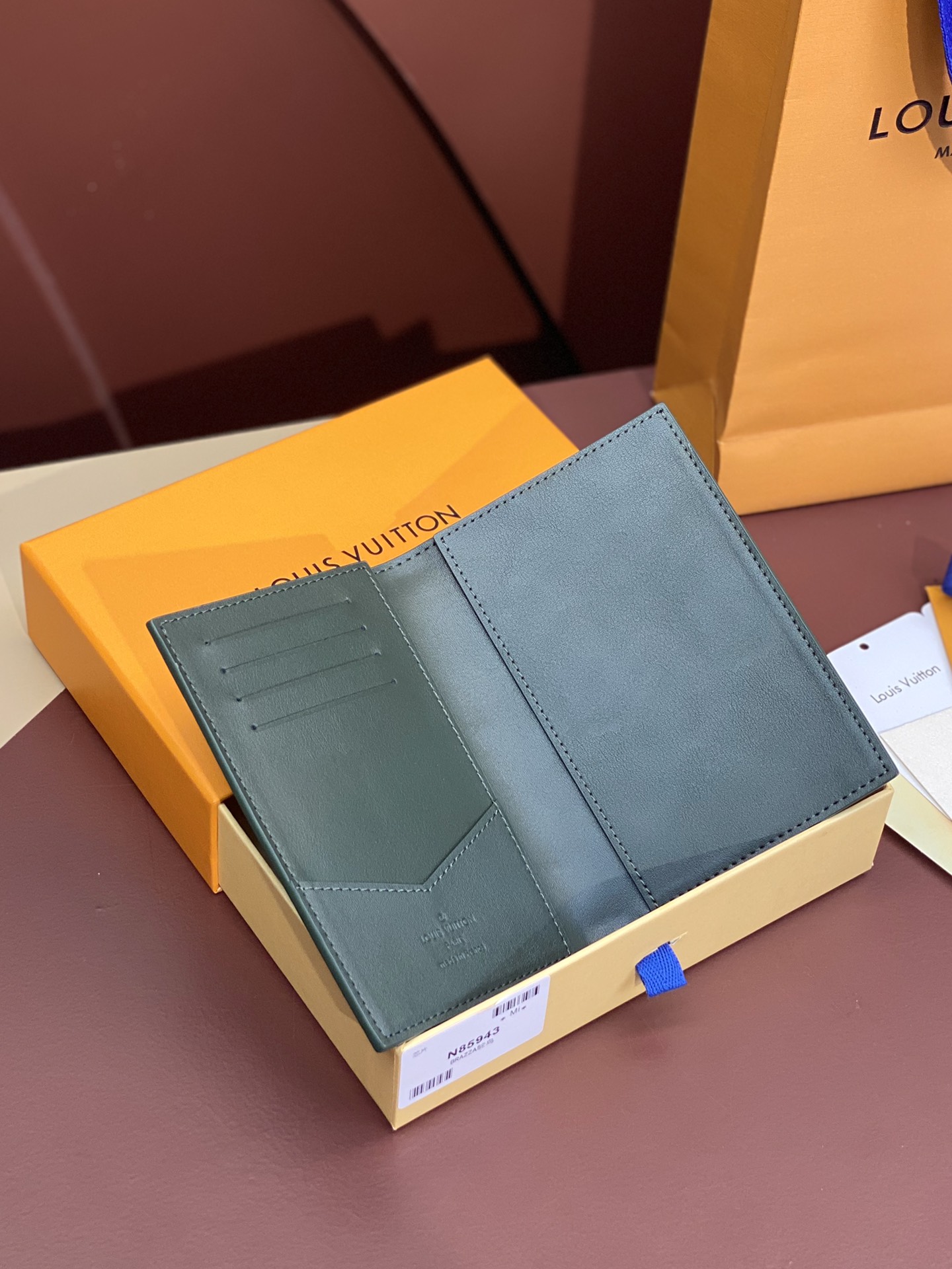 LV 루이비통 여권 케이스 여권지갑 지갑