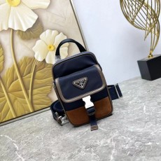 PRADA 프라다 핸드폰 파우츠 슬링백 크로스백 가방
