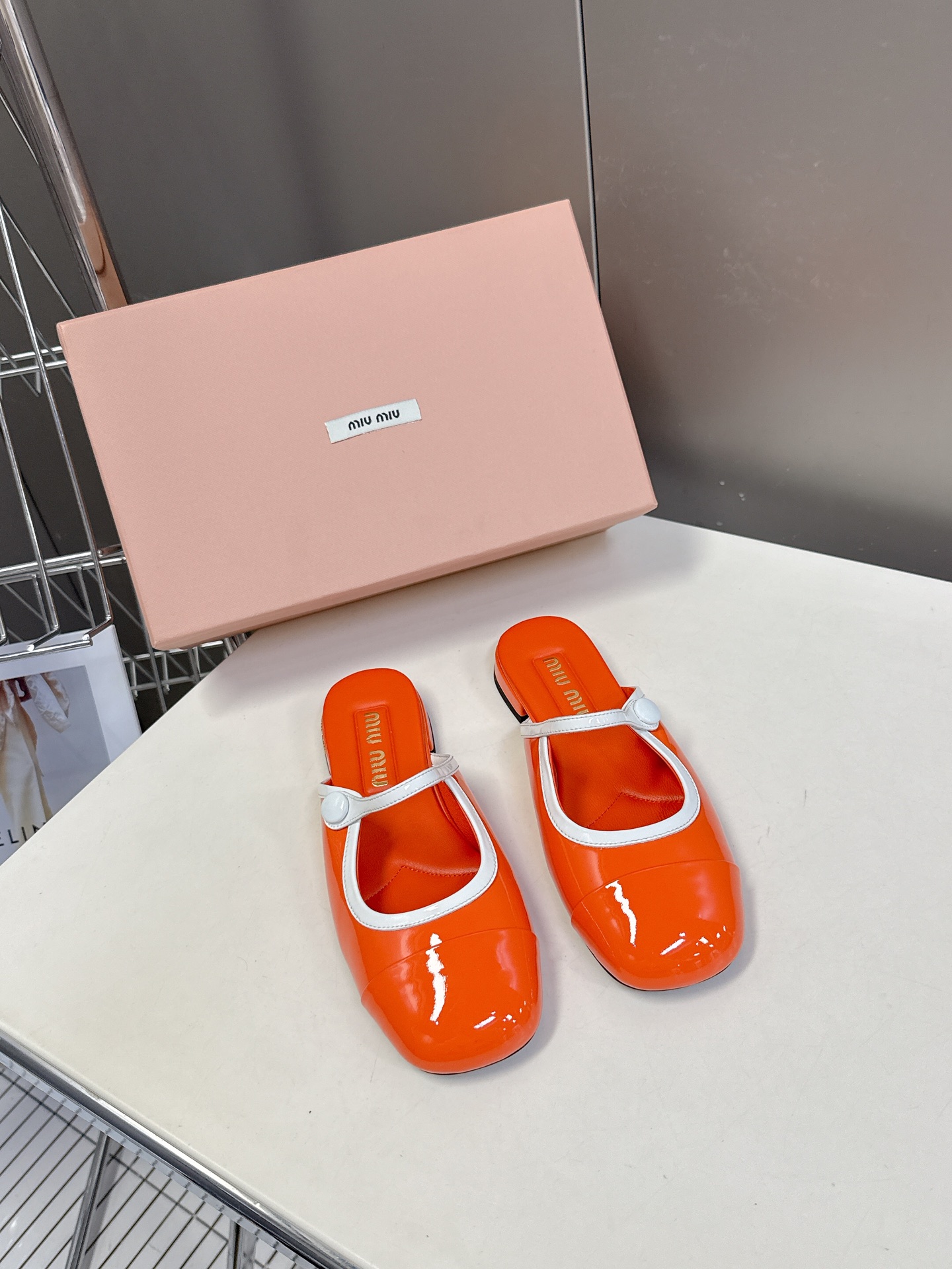 miumiu 미우미우 페이던트 가죽 펌프스 뮬 슬리퍼 샌들 여성 구두 신발