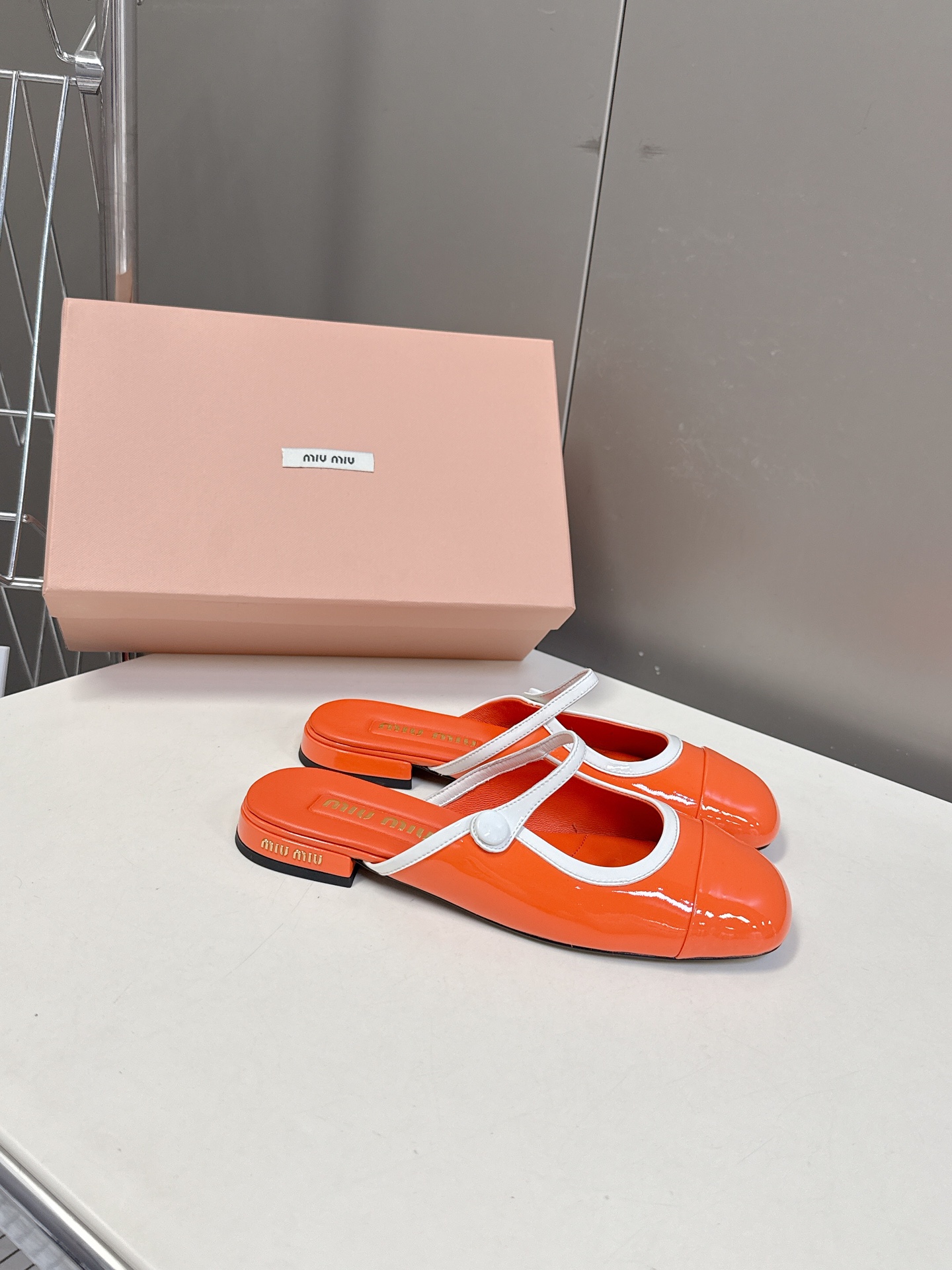 miumiu 미우미우 페이던트 가죽 펌프스 뮬 슬리퍼 샌들 여성 구두 신발