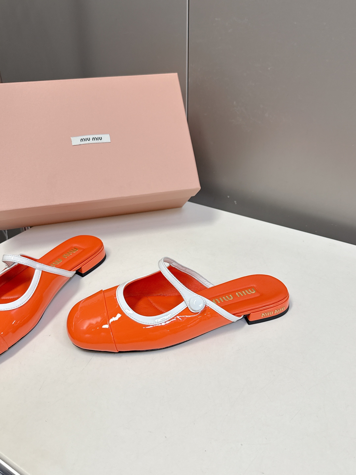 miumiu 미우미우 페이던트 가죽 펌프스 뮬 슬리퍼 샌들 여성 구두 신발