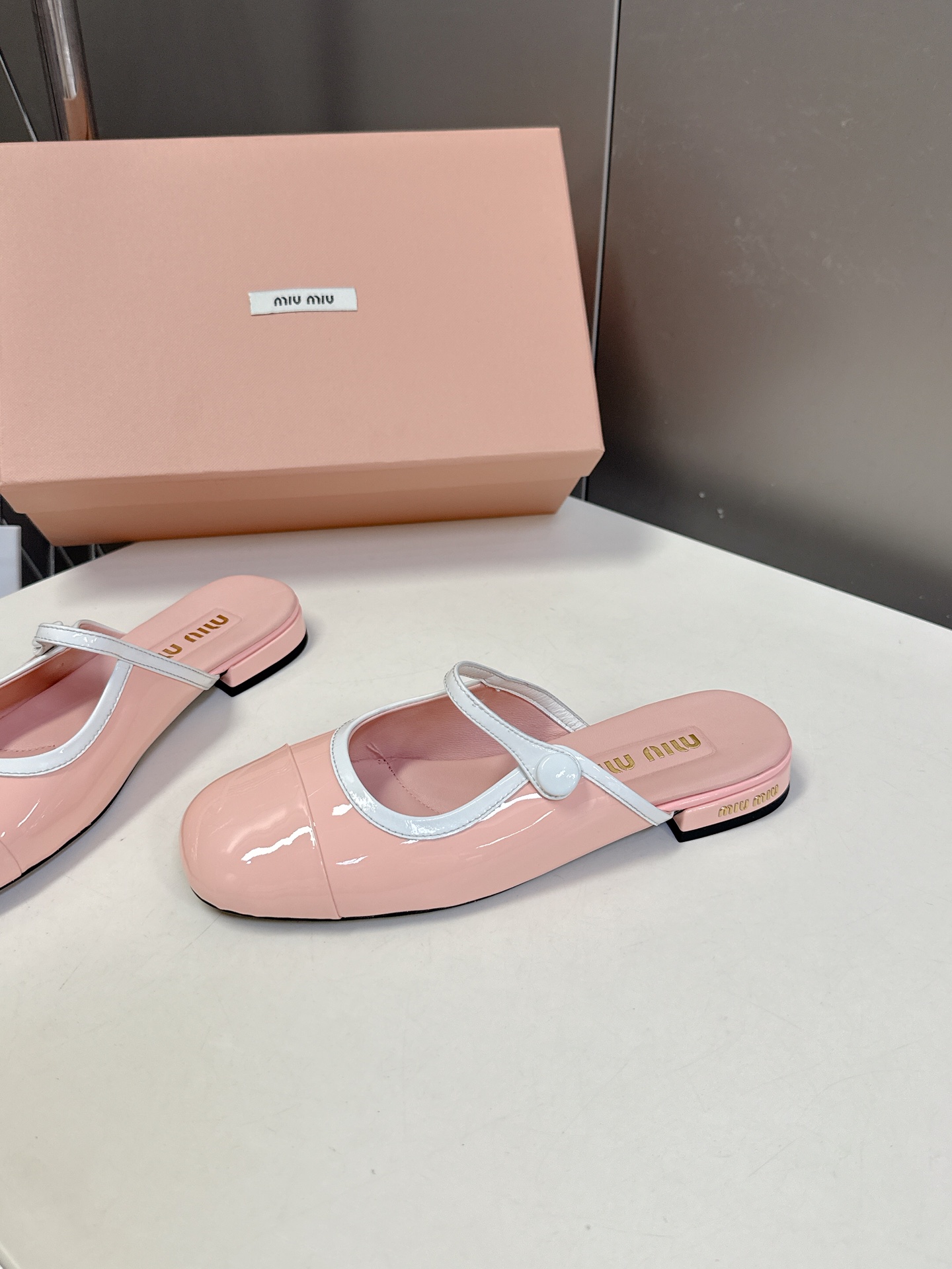 miumiu 미우미우 페이던트 가죽 펌프스 뮬 슬리퍼 샌들 여성 구두 신발