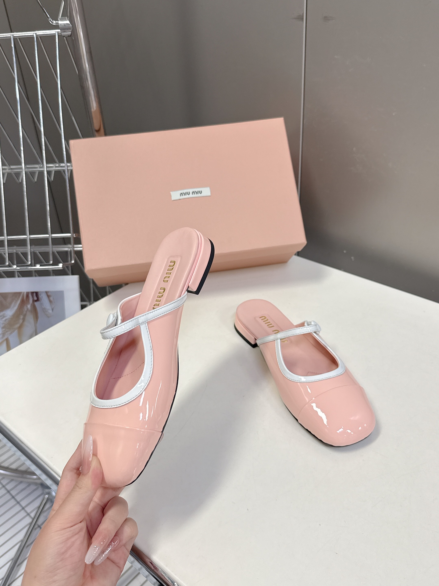 miumiu 미우미우 페이던트 가죽 펌프스 뮬 슬리퍼 샌들 여성 구두 신발