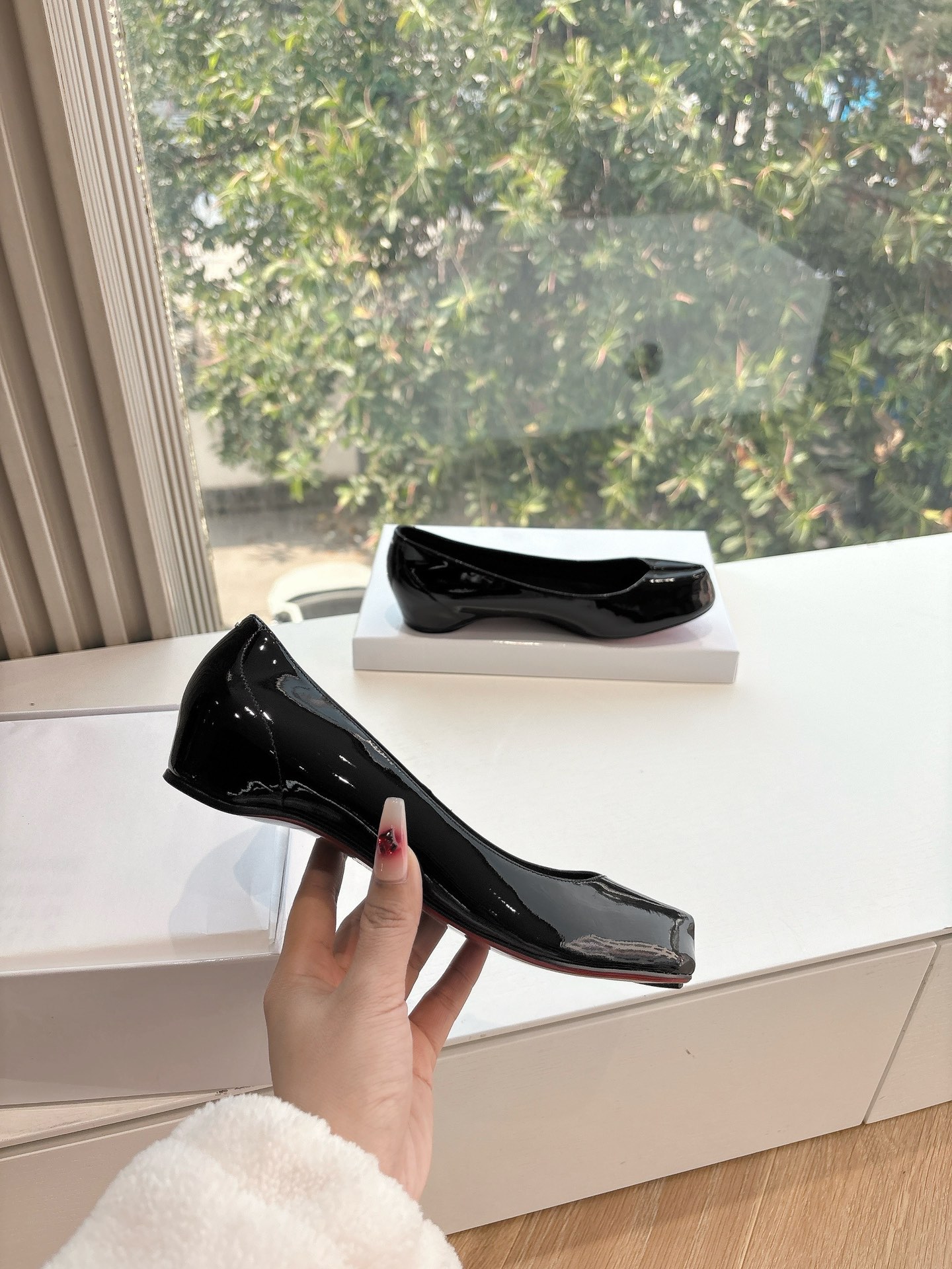 크리스찬 루부탱 X 메종 마르지엘라 콜라보레이션 플랫 슈즈 발레 단화