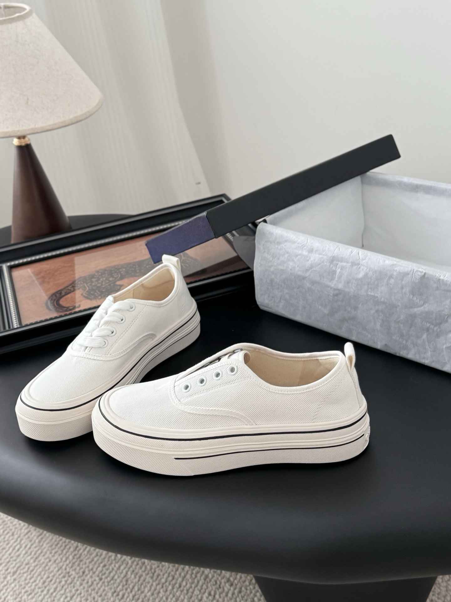 CHANEL 샤넬 스니커즈 슬립온 신발