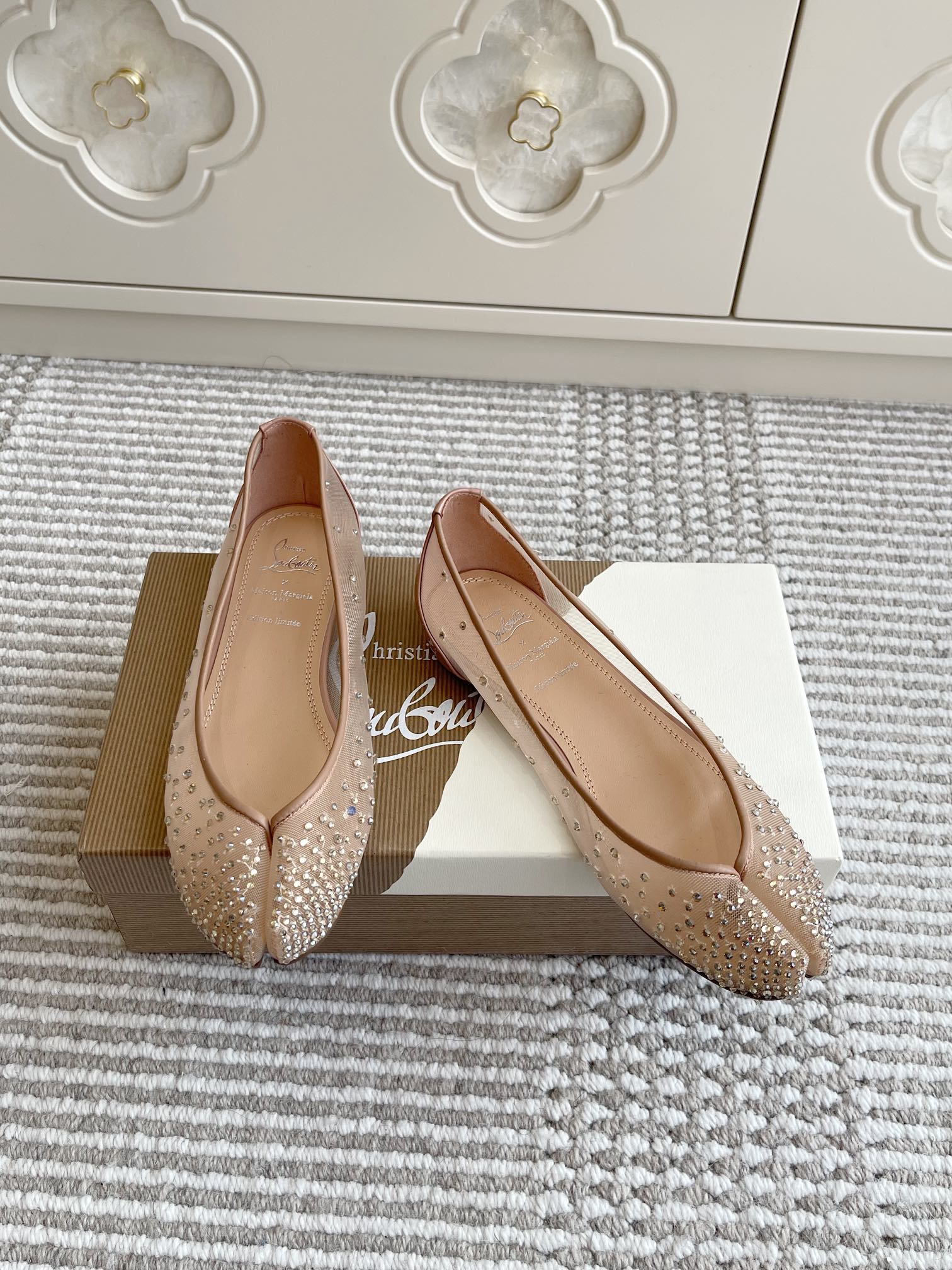 크리스찬 루부탱 X 메종 마르지엘라 콜라보레이션 플랫 슈즈 발레 단화 신발