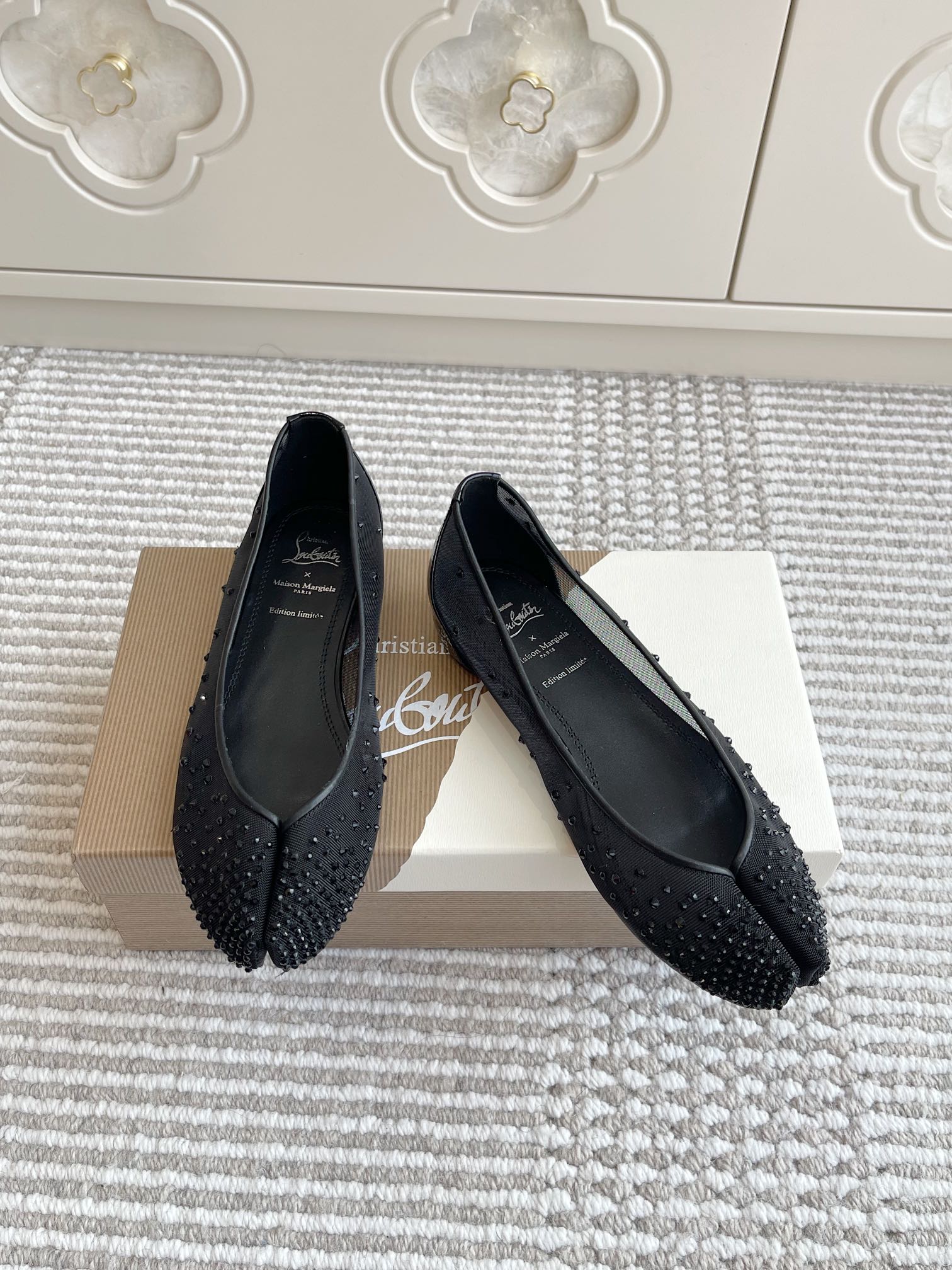 크리스찬 루부탱 X 메종 마르지엘라 콜라보레이션 플랫 슈즈 발레 단화 신발