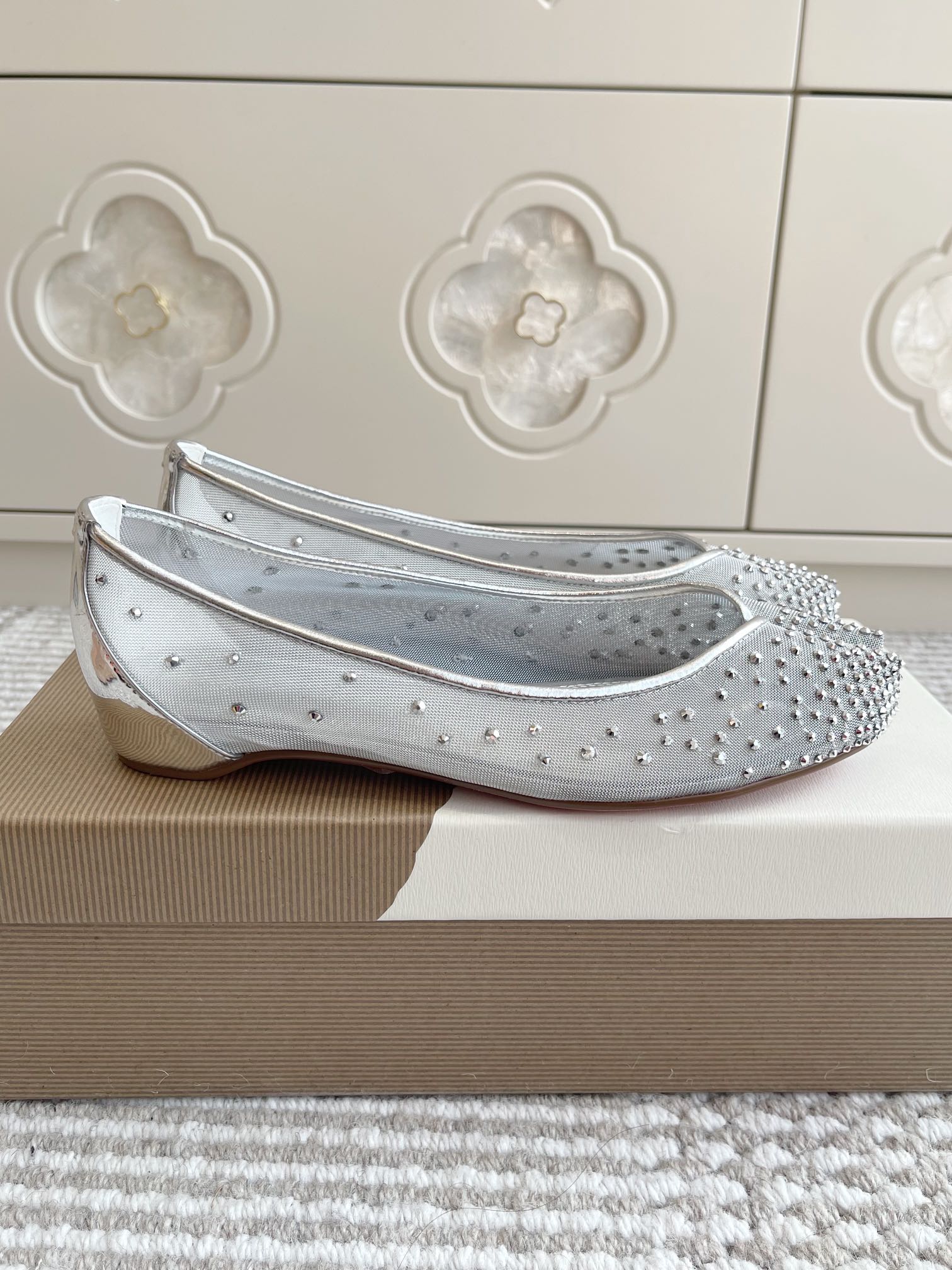 크리스찬 루부탱 X 메종 마르지엘라 콜라보레이션 플랫 슈즈 발레 단화 신발