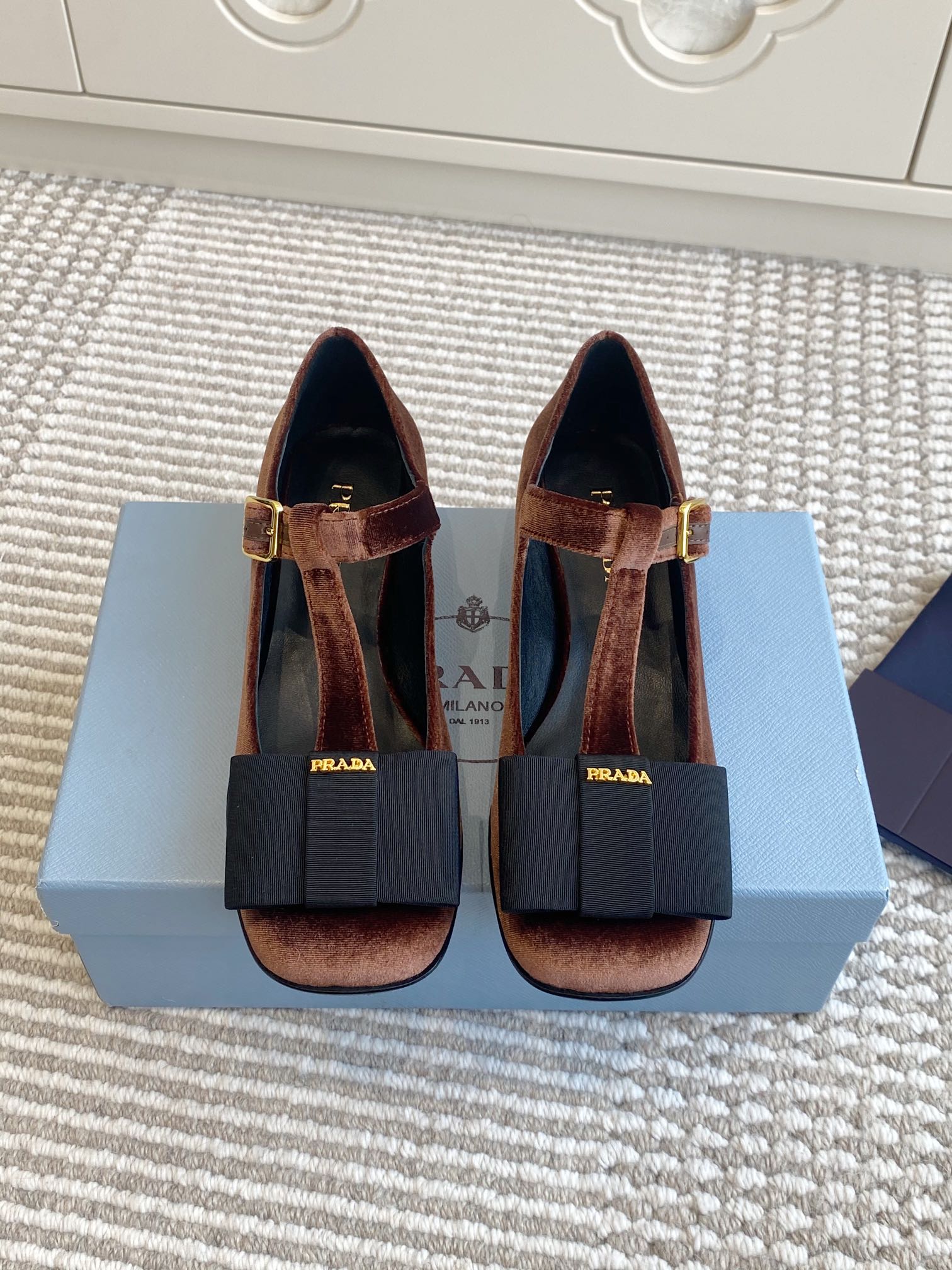 PRADA 프라다 통굽 힐 슈즈 구두 단화 신발