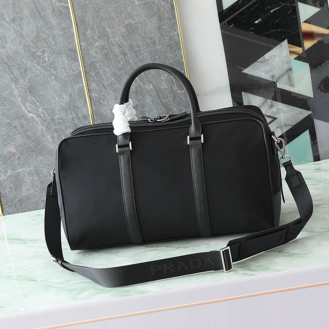PRADA 프라다 여행용 가방