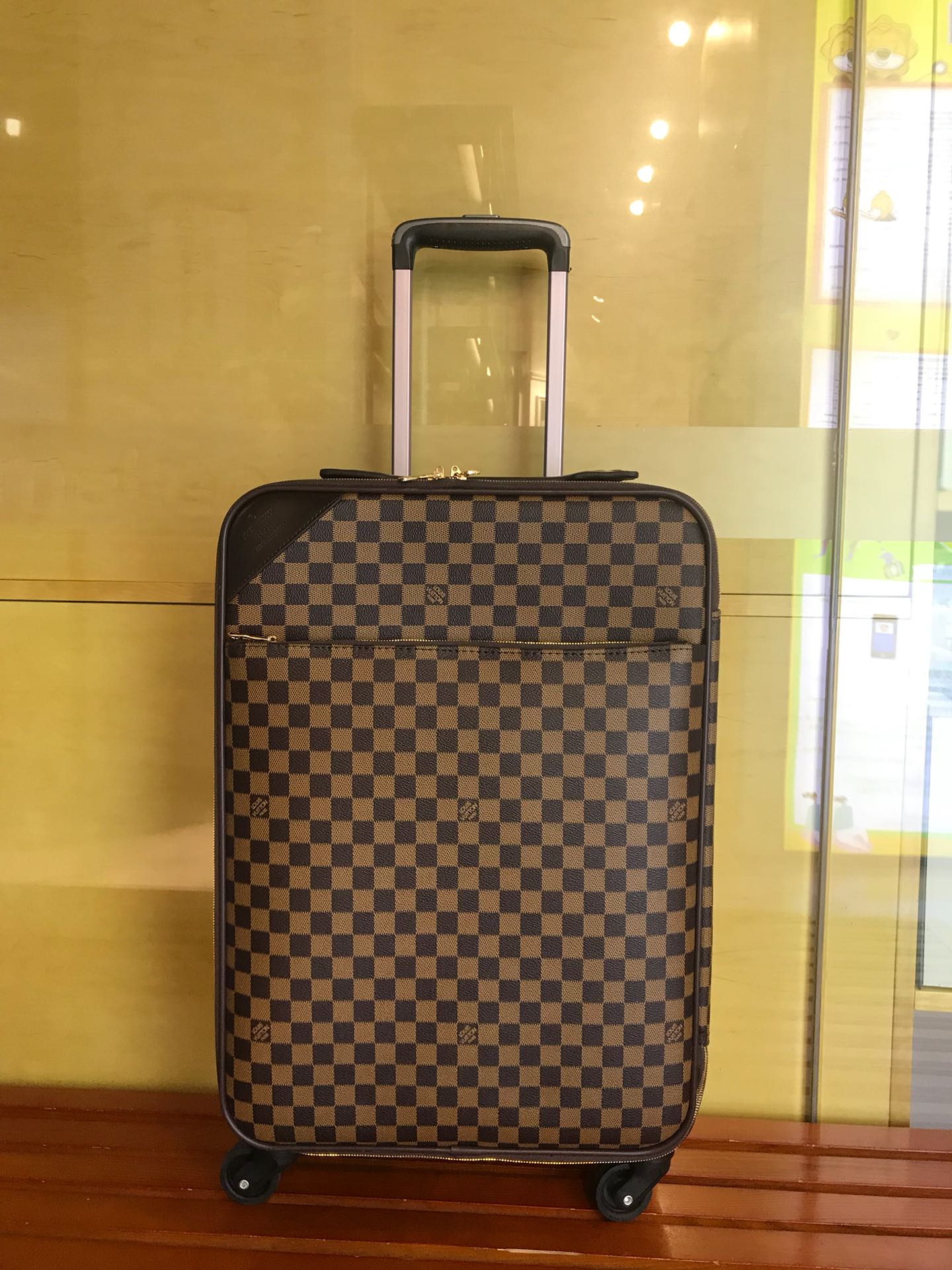 LV 루이비통 캐리어