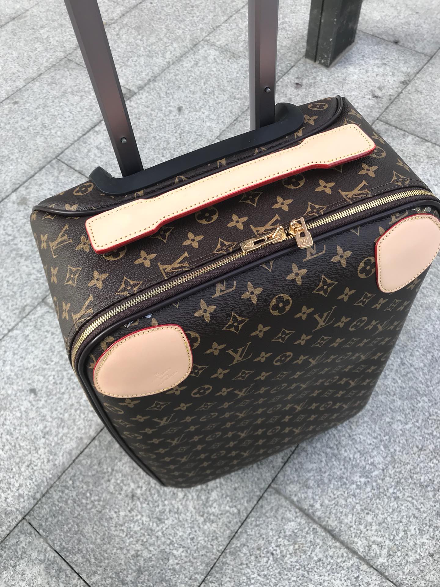 LV 루이비통 캐리어