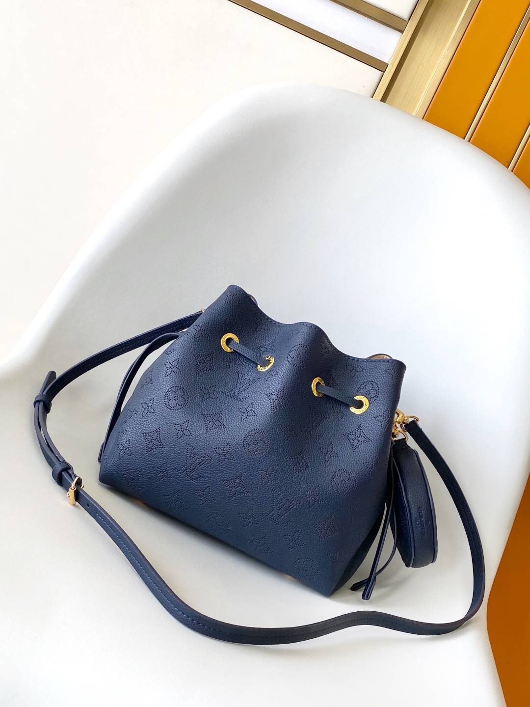 LV 루이비통 Bella 벨라 버킷백 가방