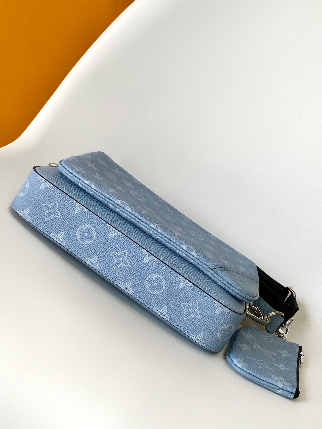 LV 루이비통 크로스백 메신저백 가방