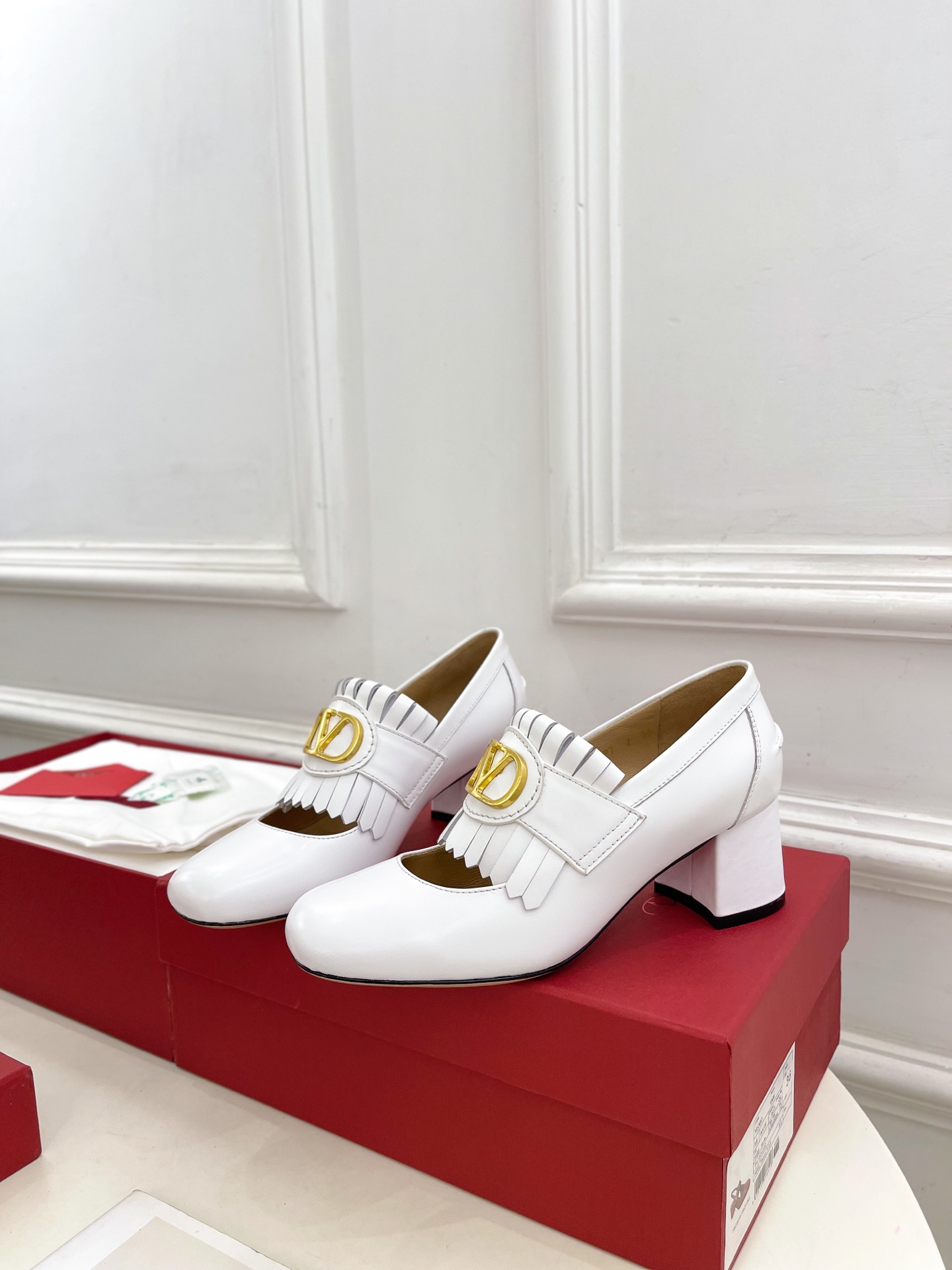 Valentino 발렌티노 V 버클 태슬 펀칭 구두 신발