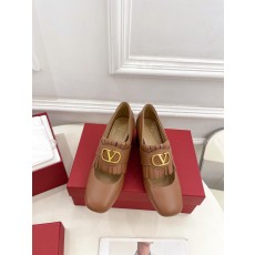 Valentino 발렌티노 V 버클 태슬 펀칭 구두 신발