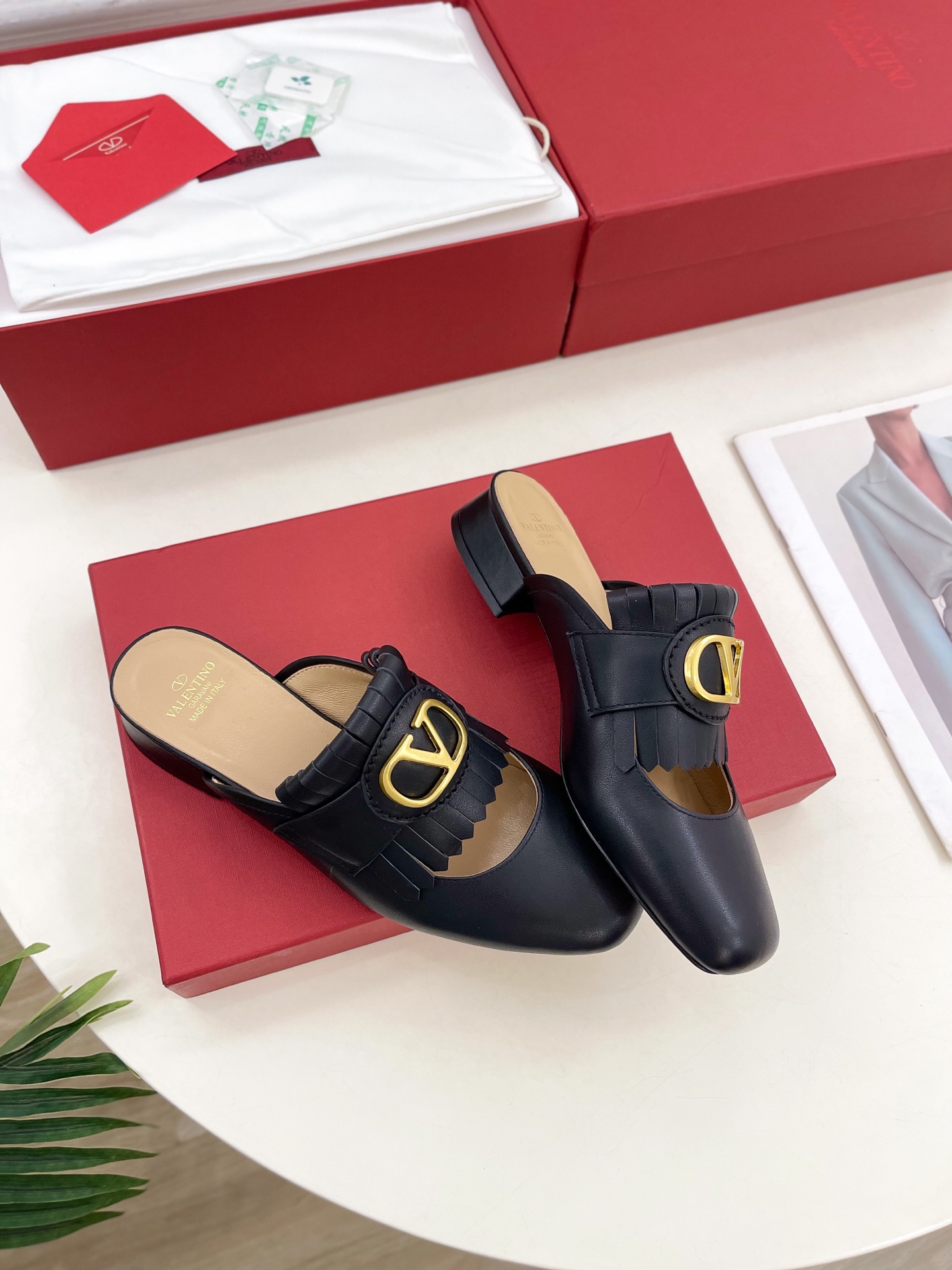 Valentino 발렌티노 V 버클 태슬 펀칭 샌들 슬리퍼 신발