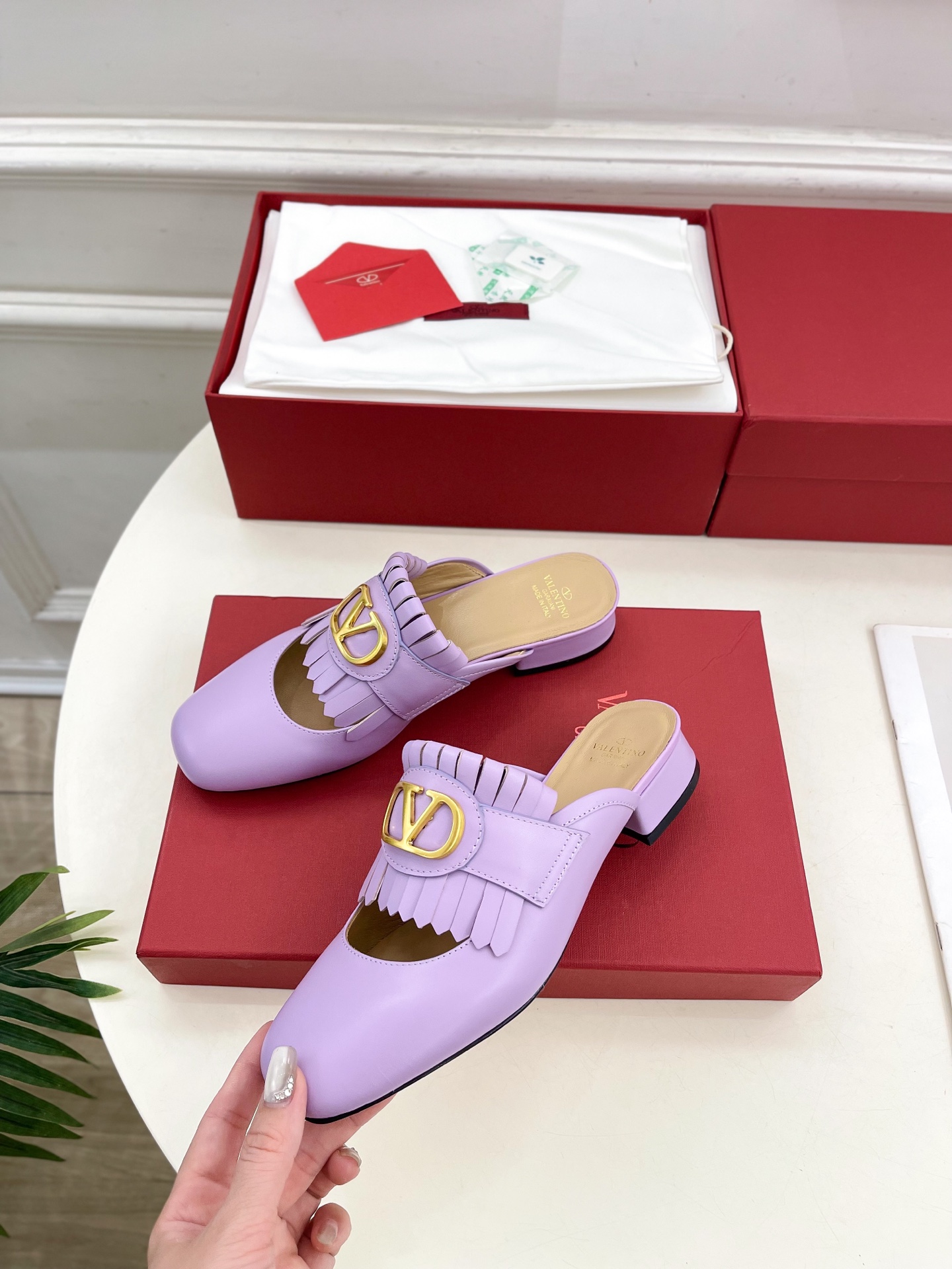 Valentino 발렌티노 V 버클 태슬 펀칭 샌들 슬리퍼 신발