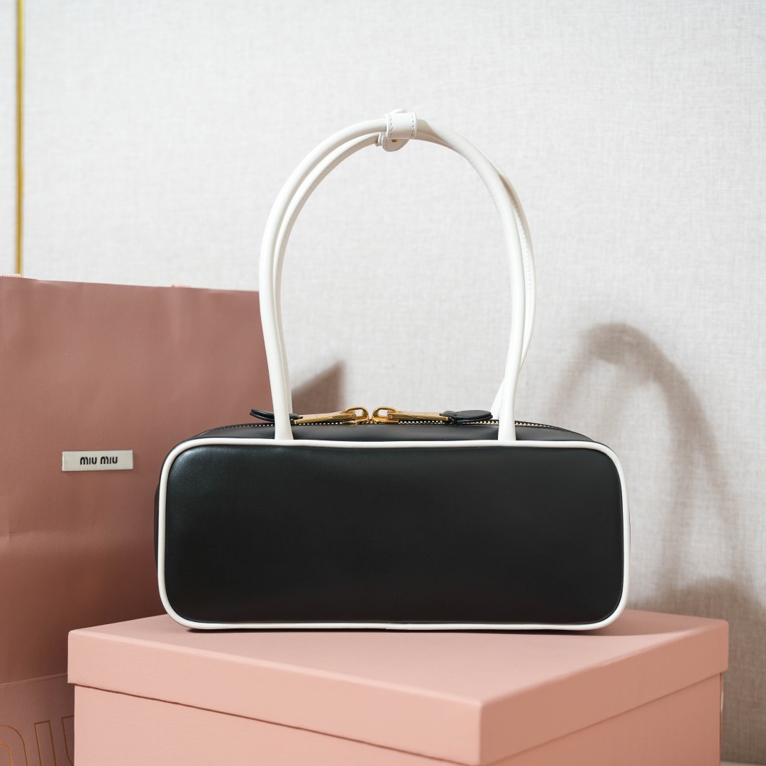 MIUMIU 미우미우 핸드백 가방