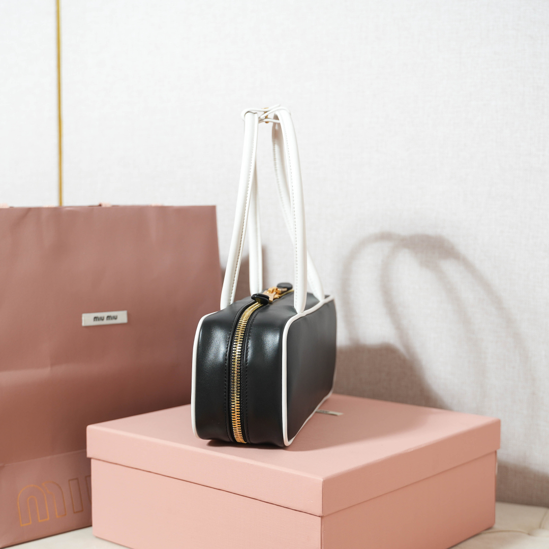 MIUMIU 미우미우 핸드백 가방