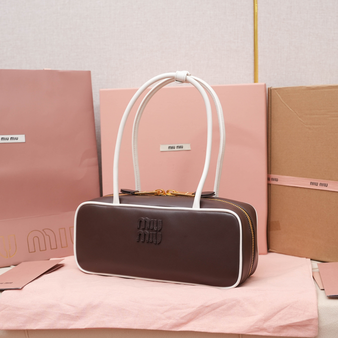 MIUMIU 미우미우 핸드백 가방