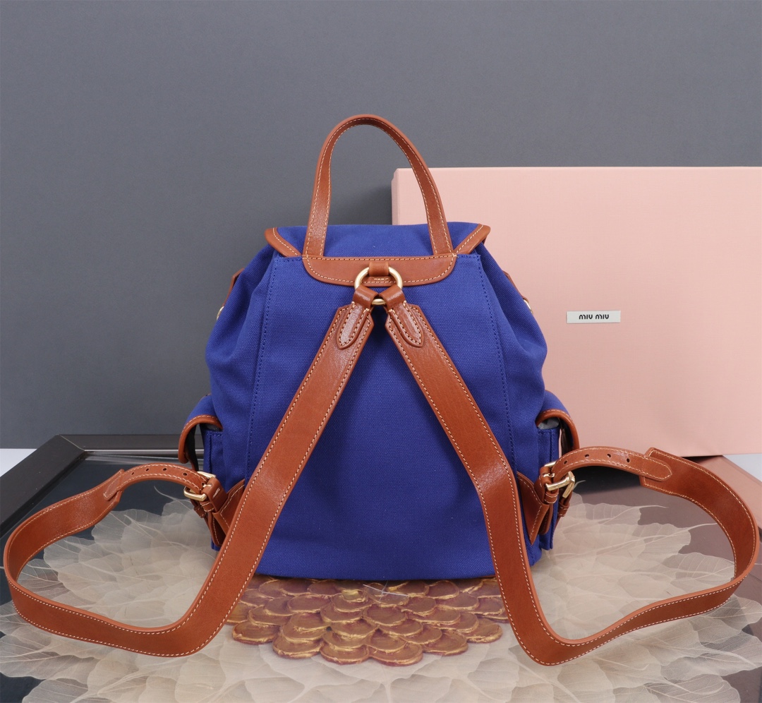 miumiu 미우미우 블루 백팩 가방