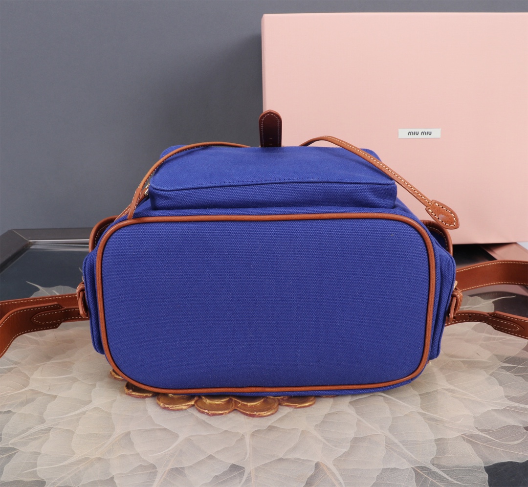 miumiu 미우미우 블루 백팩 가방