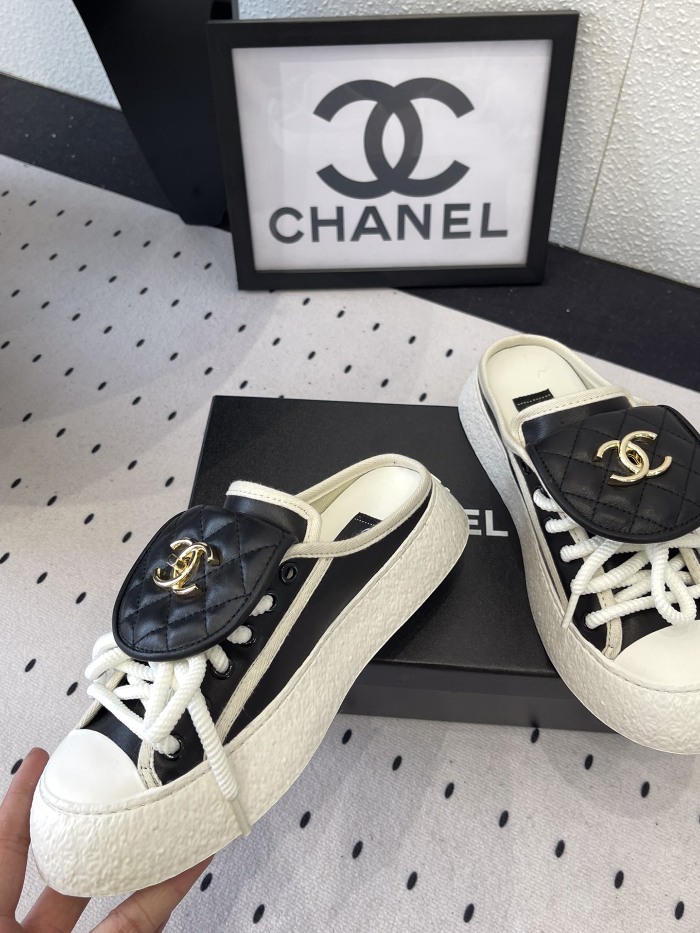 CHANEL 샤넬 세미 슬리퍼 뮬 신발