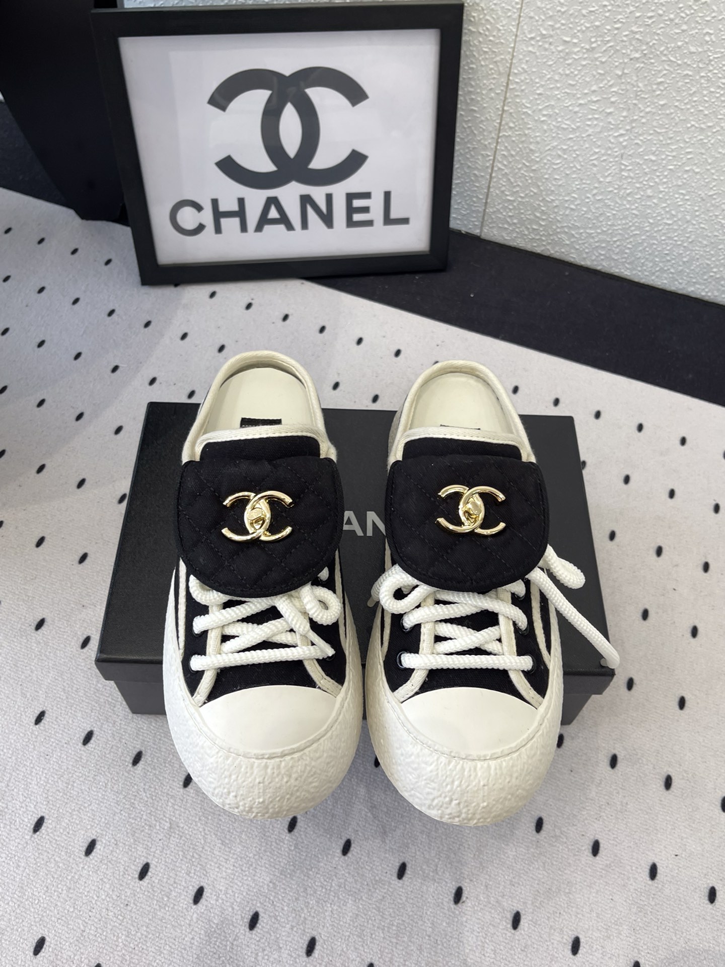 CHANEL 샤넬 세미 슬리퍼 뮬 신발