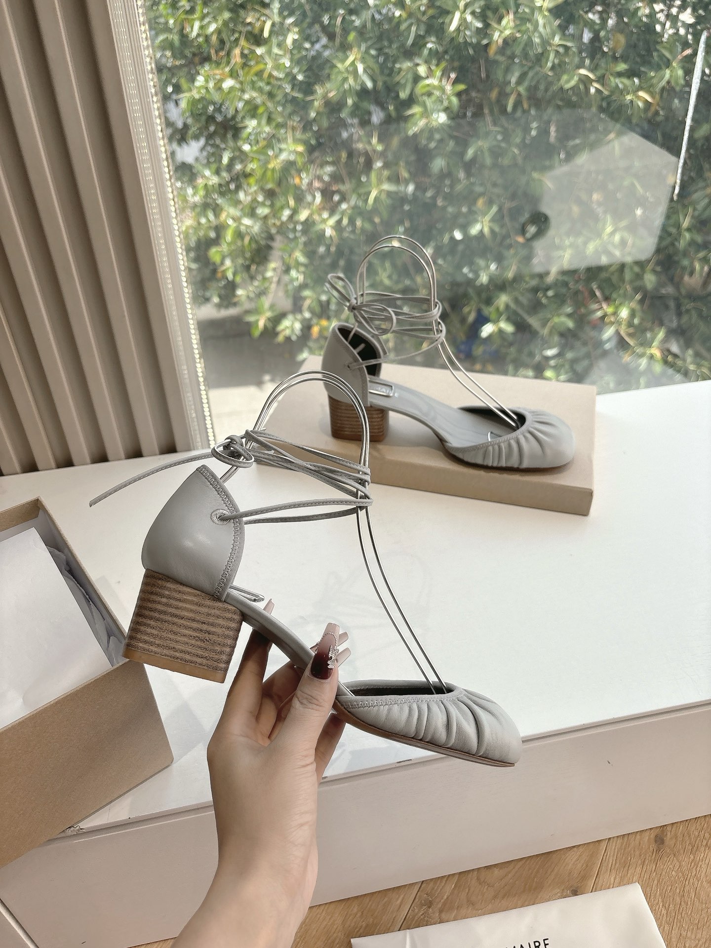 LEMAIRE 르메르 통굽 샌들 신발