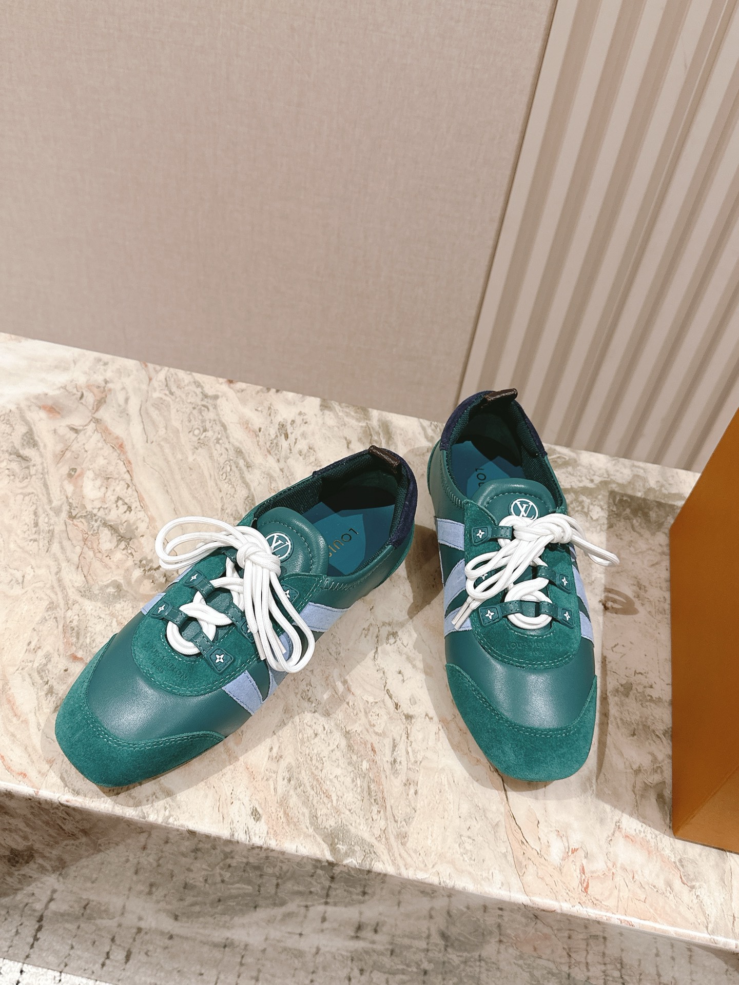 LV 루이비통 스니커즈 신발