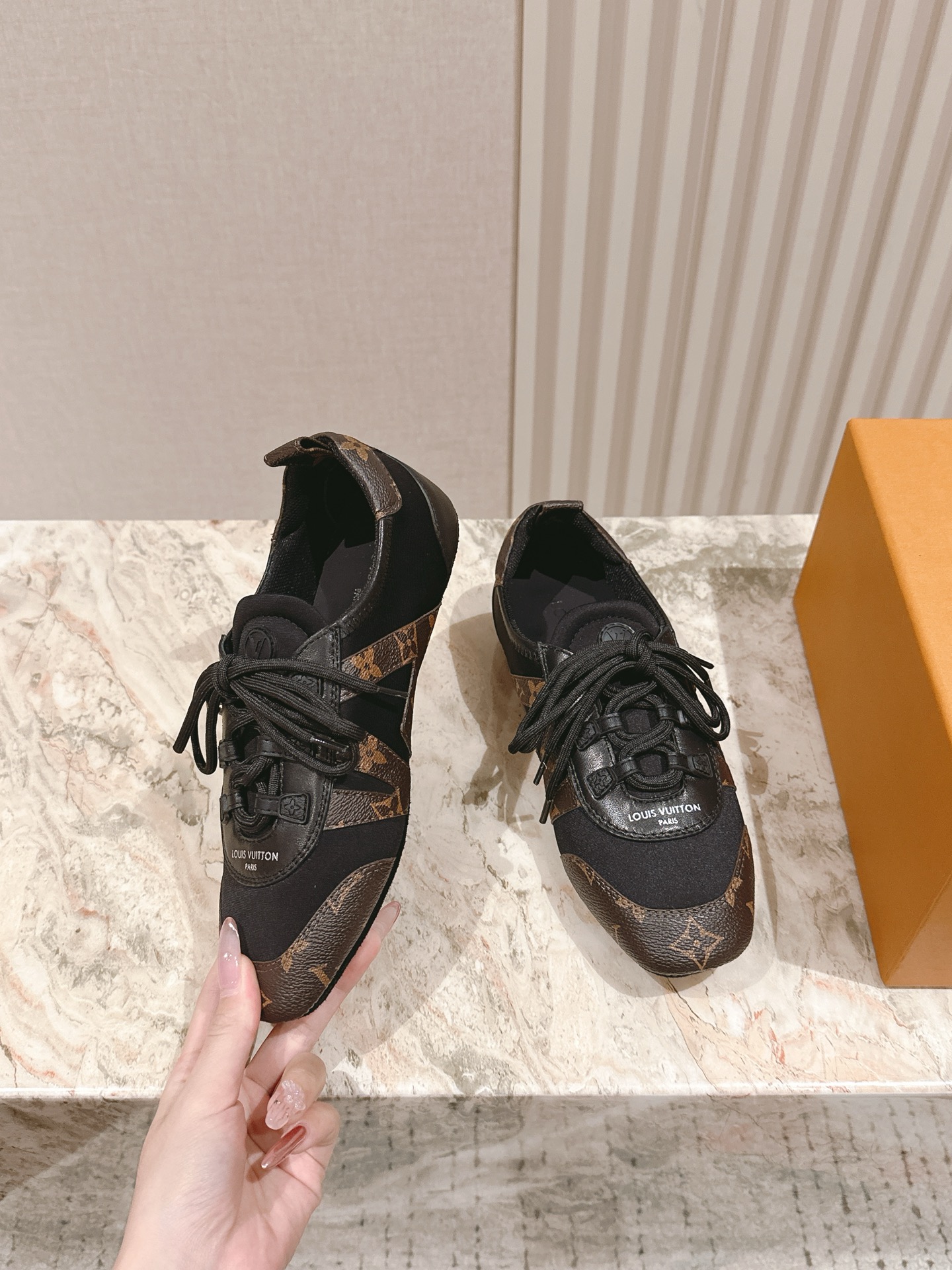 LV 루이비통 스니커즈 신발