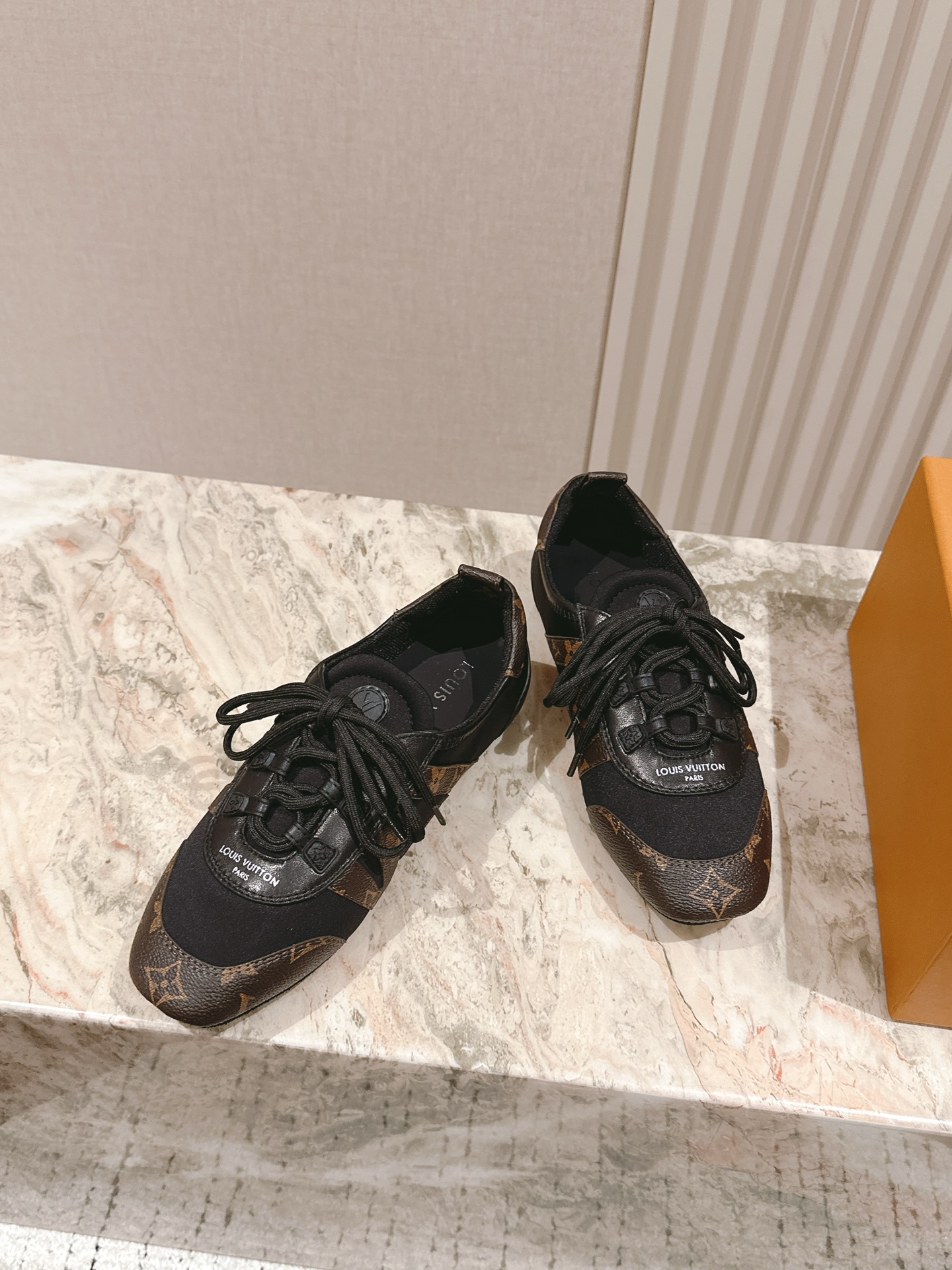 LV 루이비통 스니커즈 신발