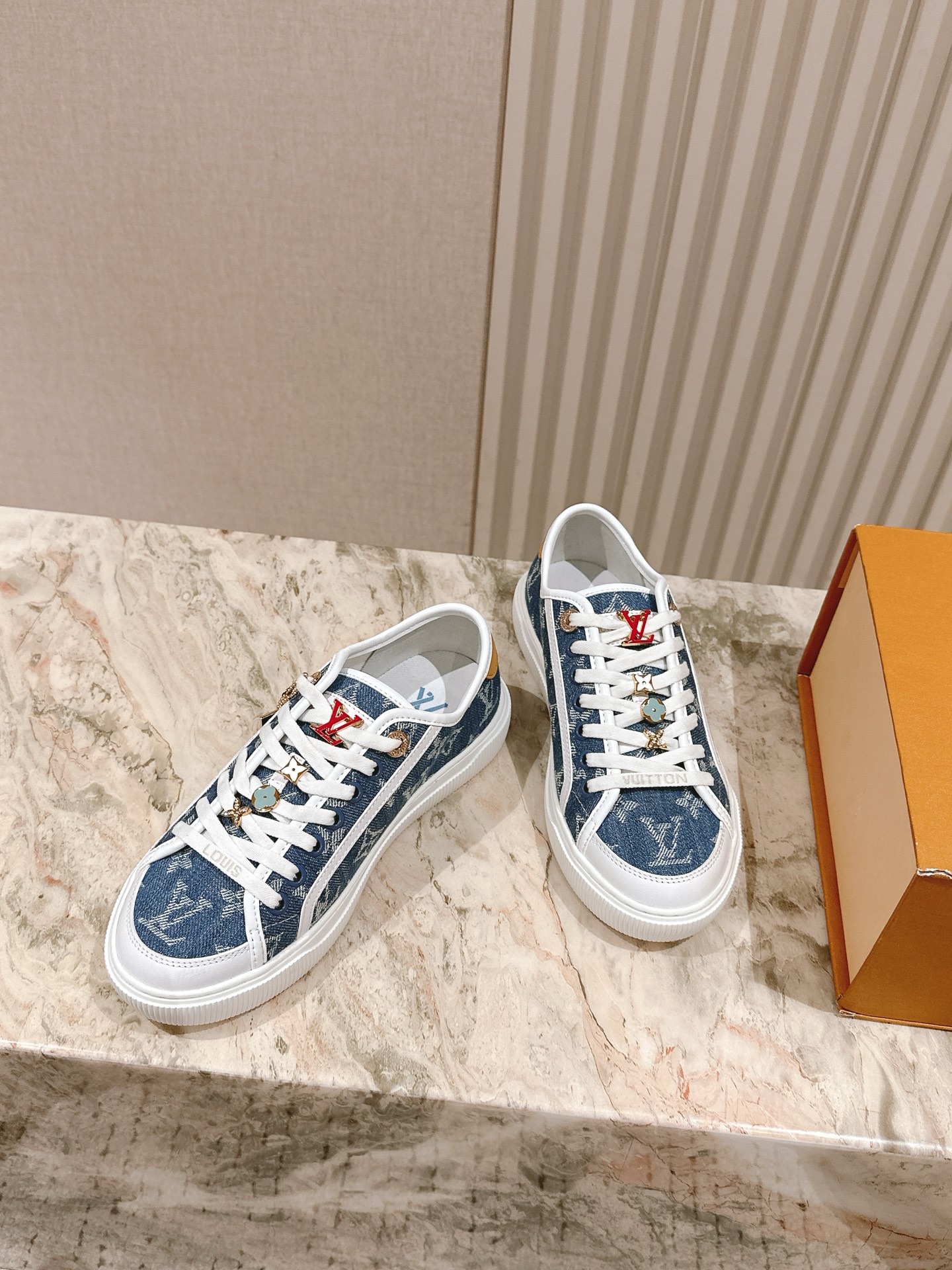 LV 루이비통 스니커즈 운동화 신발