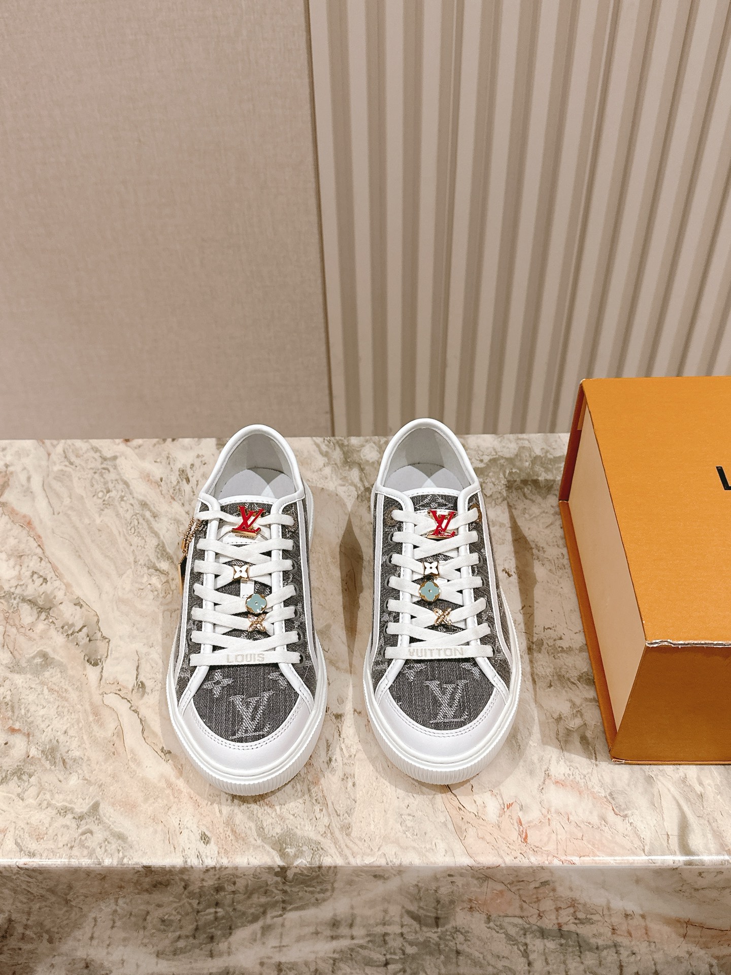 LV 루이비통 스니커즈 운동화 신발