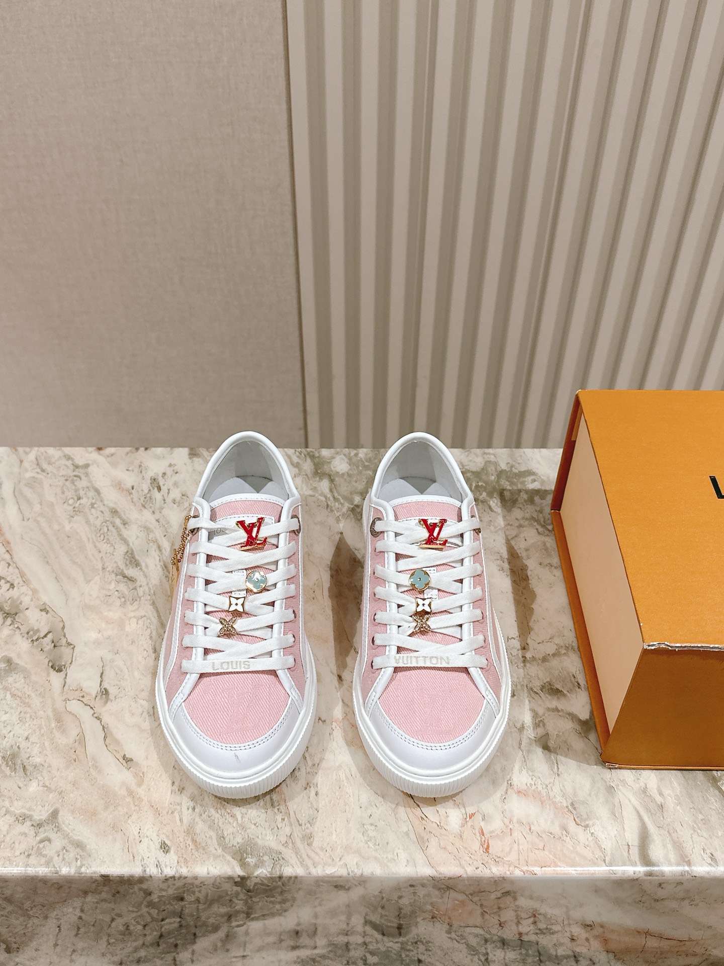 LV 루이비통 스니커즈 운동화 신발