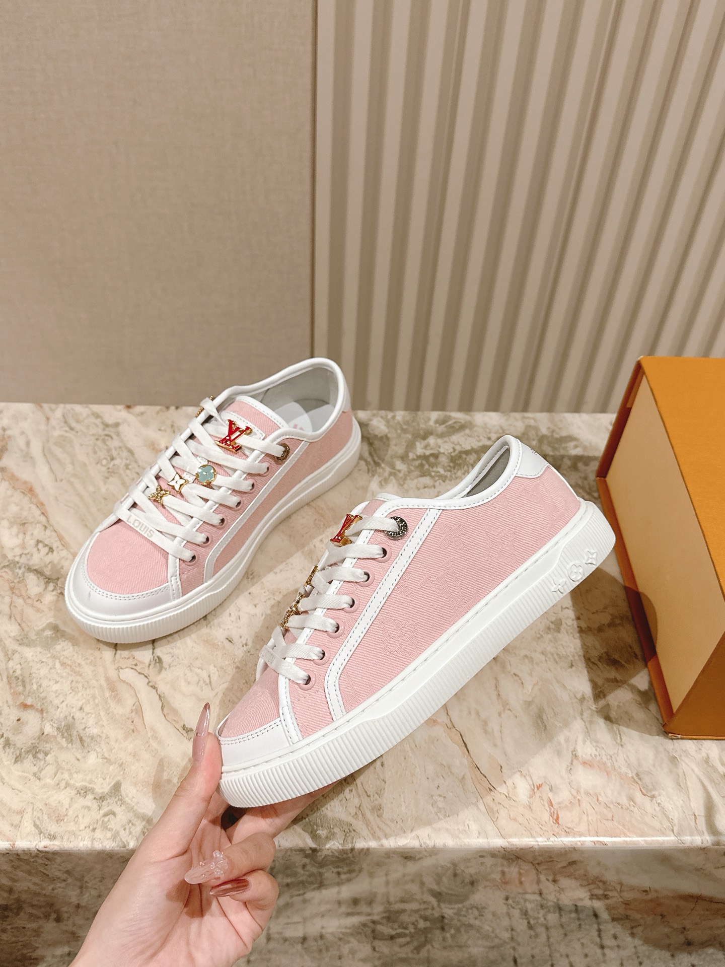 LV 루이비통 스니커즈 운동화 신발