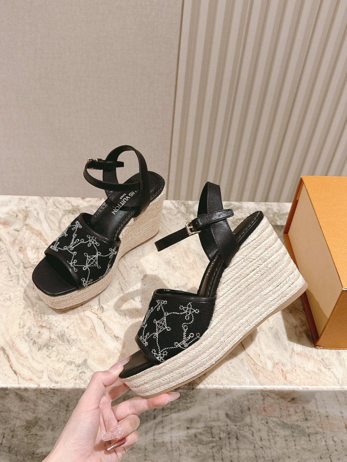 LV 루이비통 통굽 샌들 슬리퍼 신발