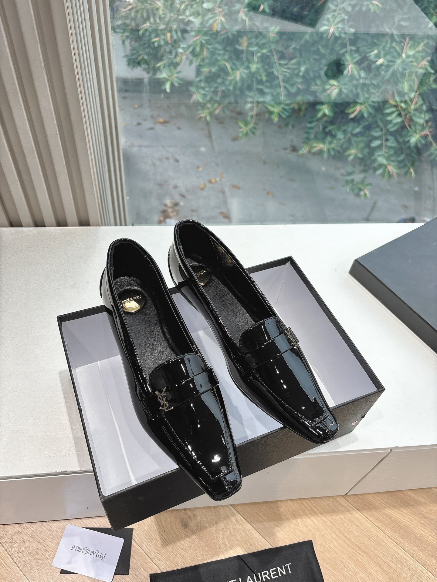 YSL 생로랑 메리제인 로퍼 플랫 구두 신발