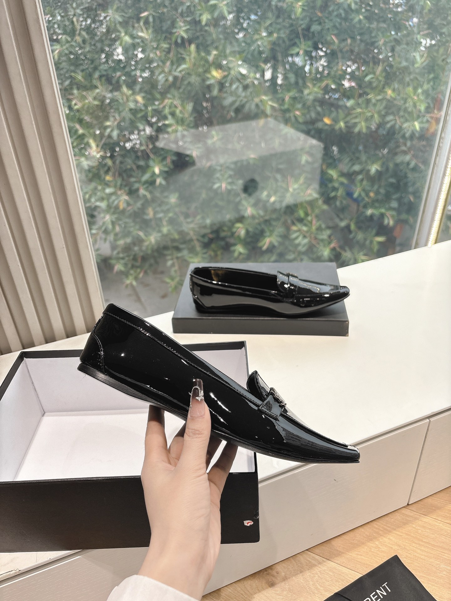 YSL 생로랑 메리제인 로퍼 플랫 구두 신발