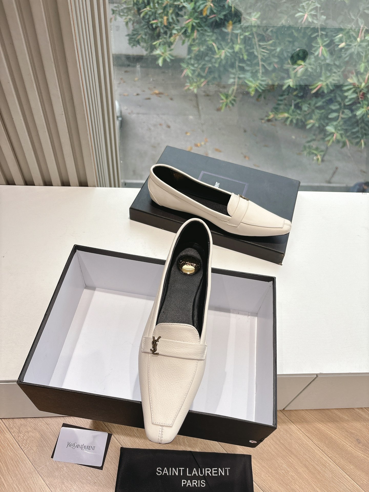 YSL 생로랑 메리제인 로퍼 플랫 구두 신발