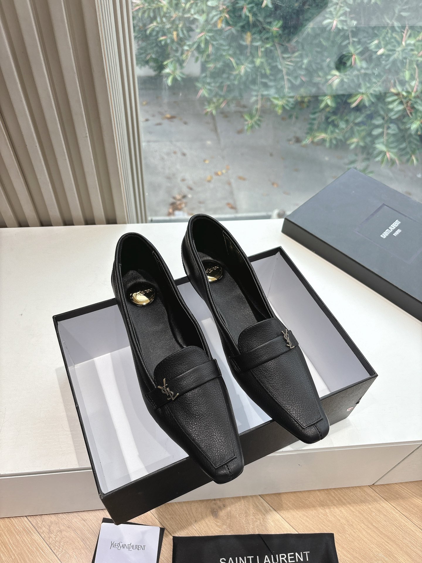 YSL 생로랑 메리제인 로퍼 플랫 구두 신발