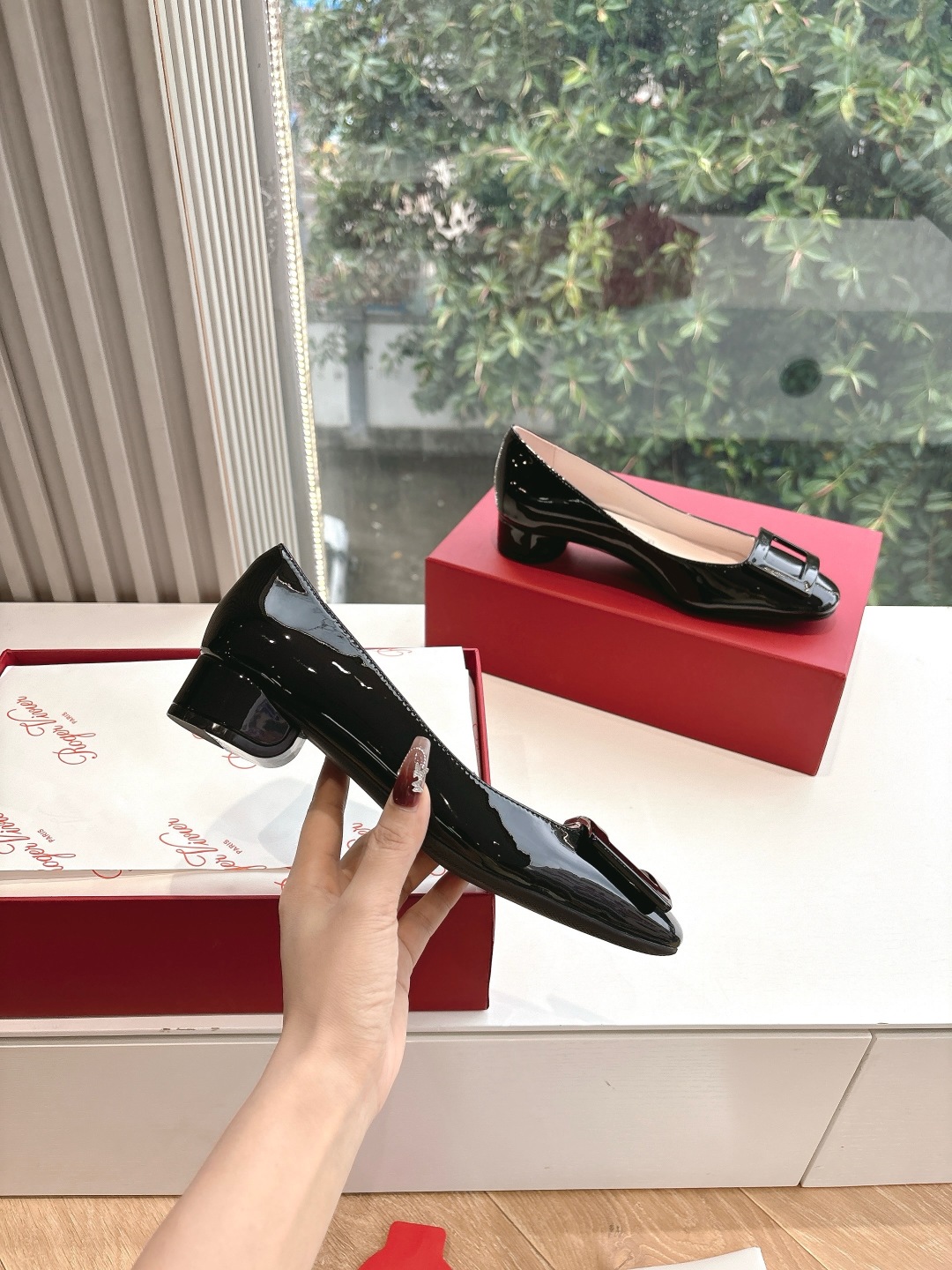 Roger Vivier RV 로저 비비에 플랫슈즈 통굽 구두 단화 신발