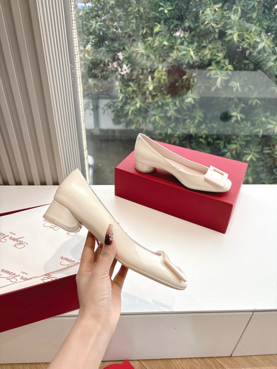 Roger Vivier RV 로저 비비에 플랫슈즈 통굽 구두 단화 신발