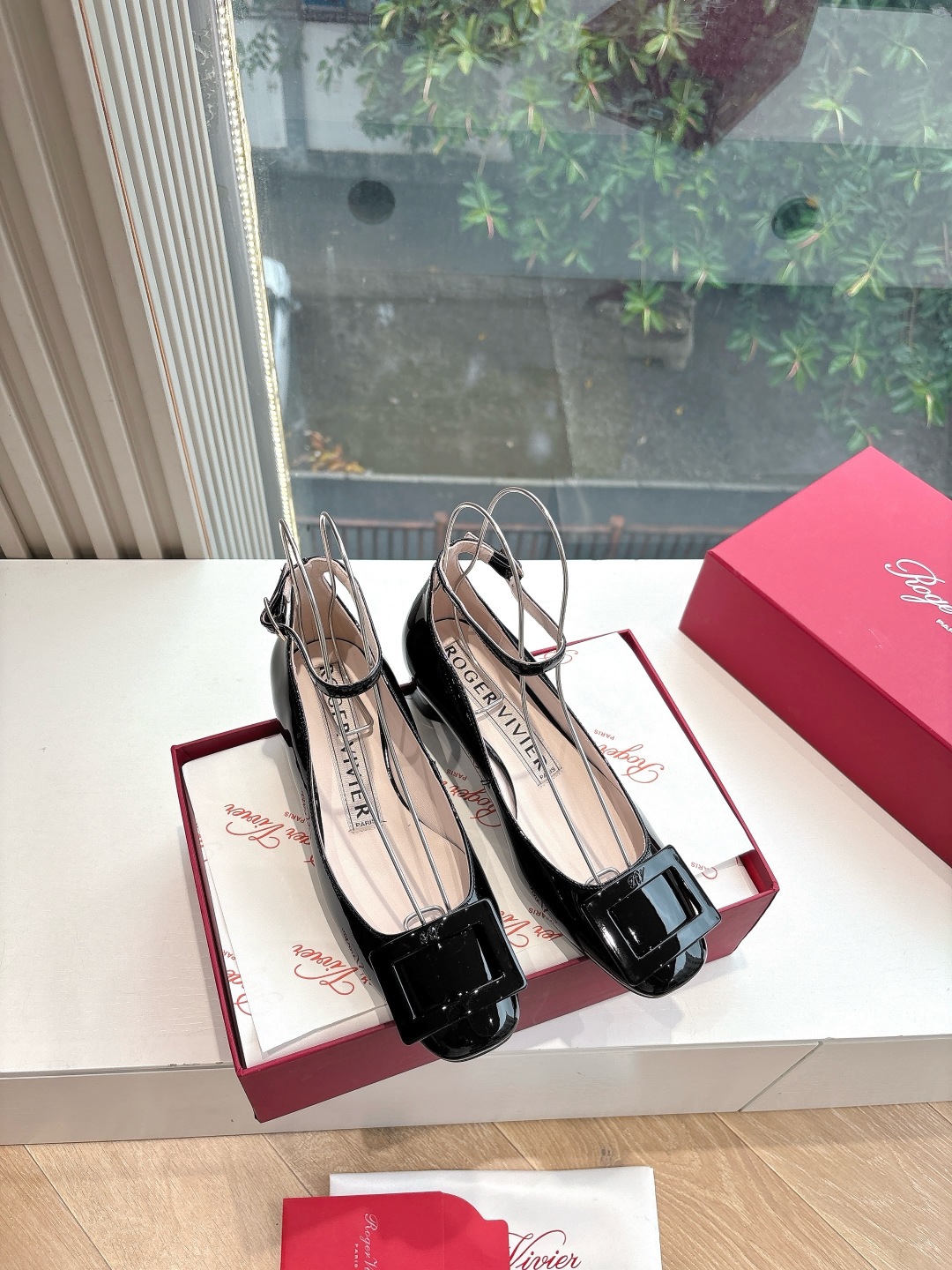 Roger Vivier RV 로저 비비에 플랫슈즈 통굽 구두 단화 신발