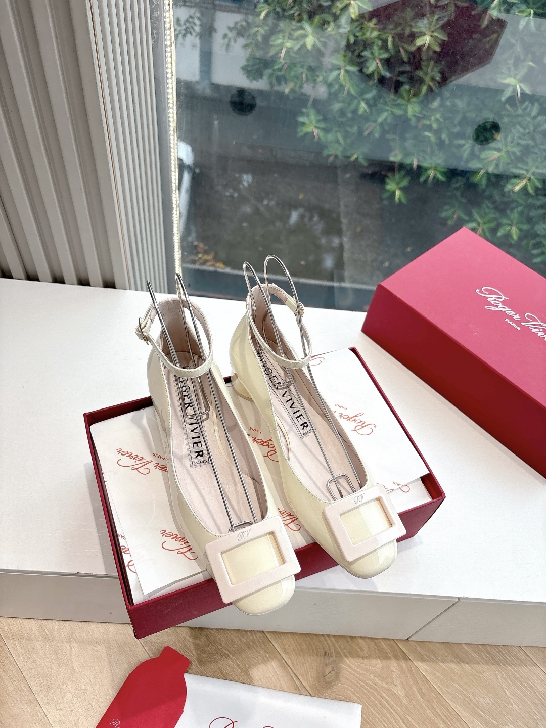 Roger Vivier RV 로저 비비에 플랫슈즈 통굽 구두 단화 신발