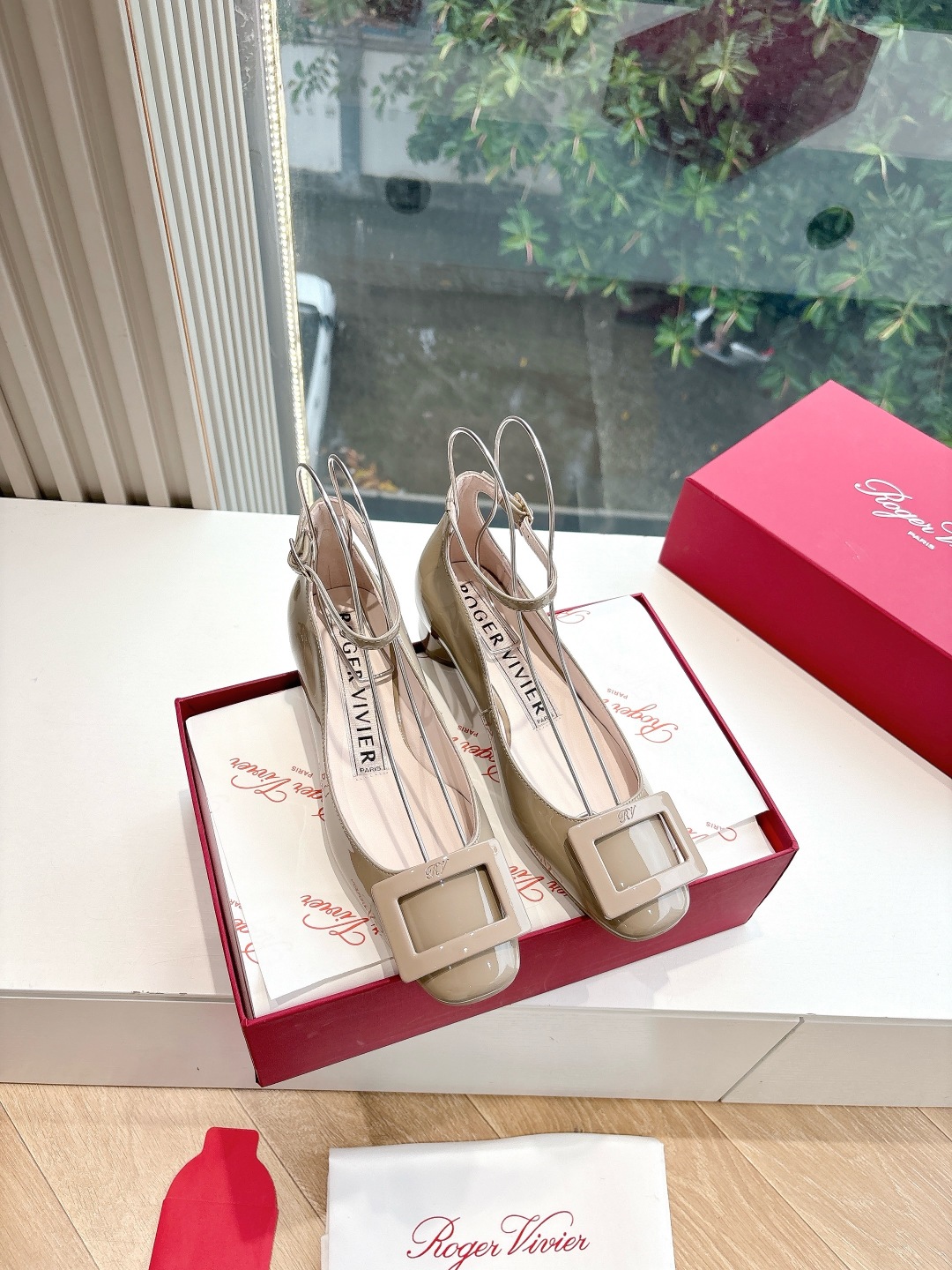 Roger Vivier RV 로저 비비에 플랫슈즈 통굽 구두 단화 신발